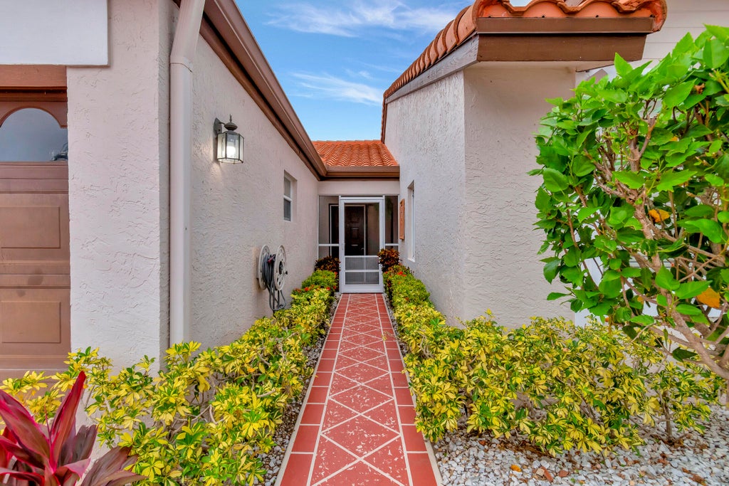 Photo of 6448 Mill Pointe Circle, Delray Beach, FL 33484 (MLS # R10943365)
