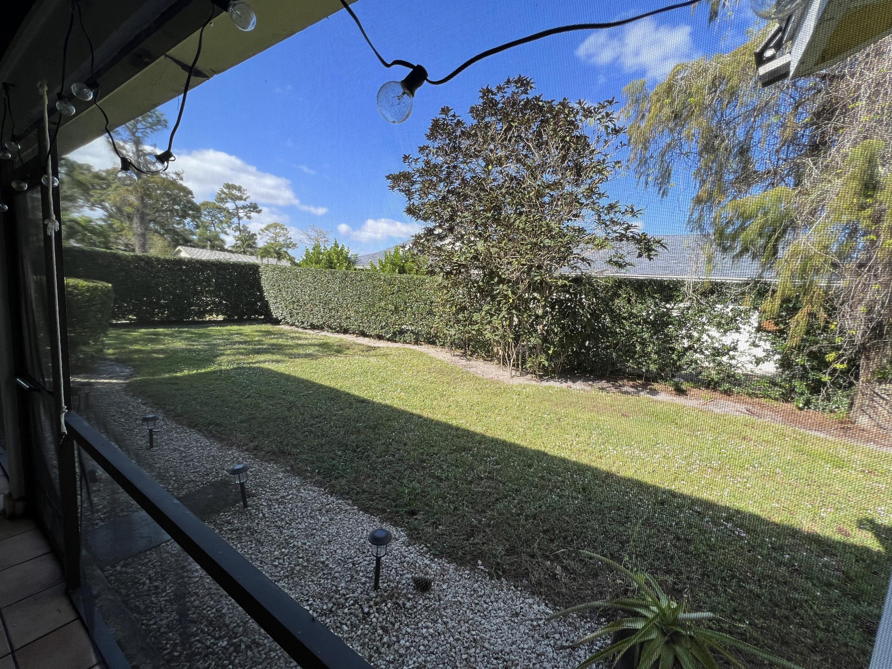 SUGAR POND MANOR OF WELLI - Residential