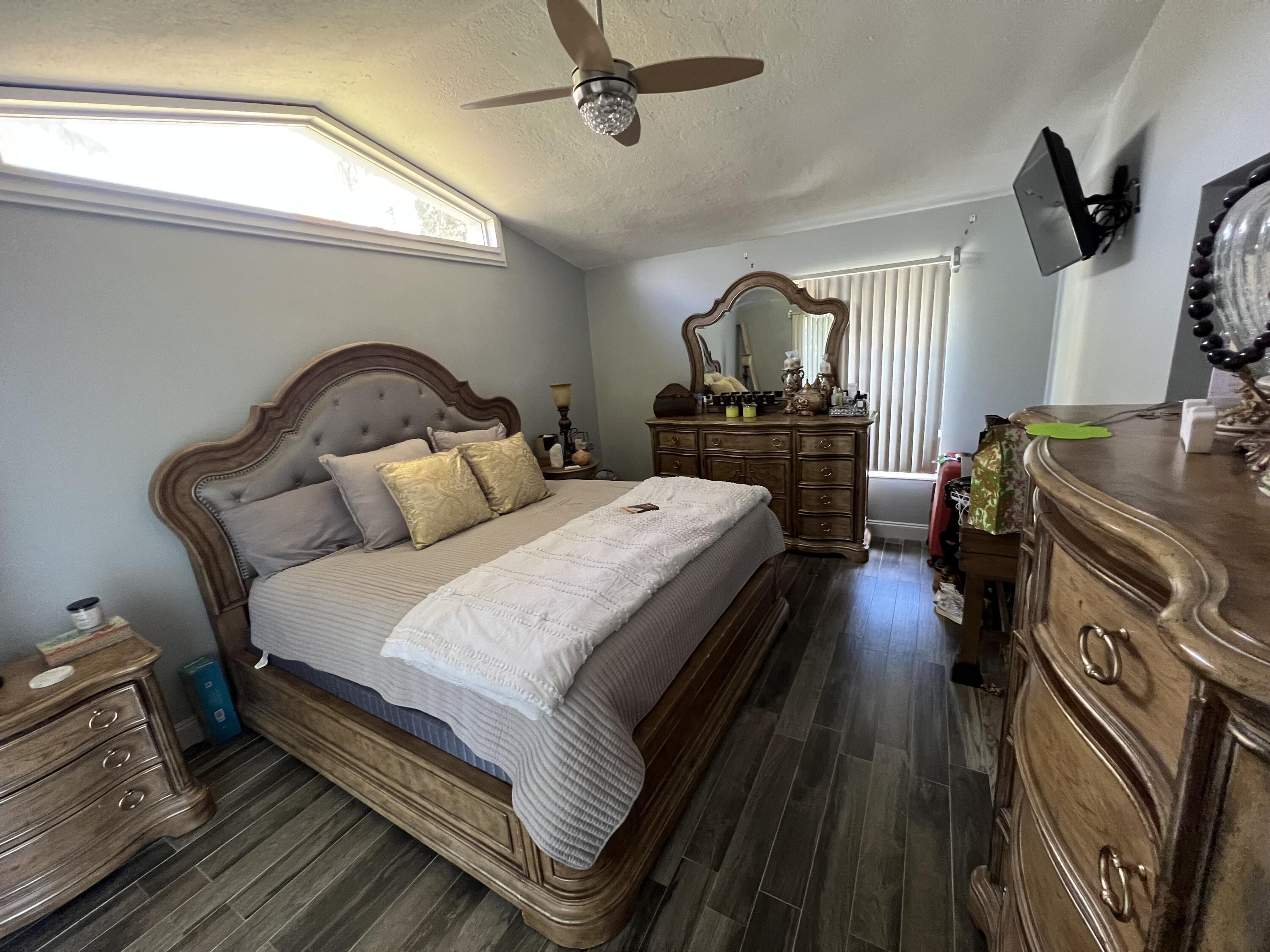 SUGAR POND MANOR OF WELLI - Residential