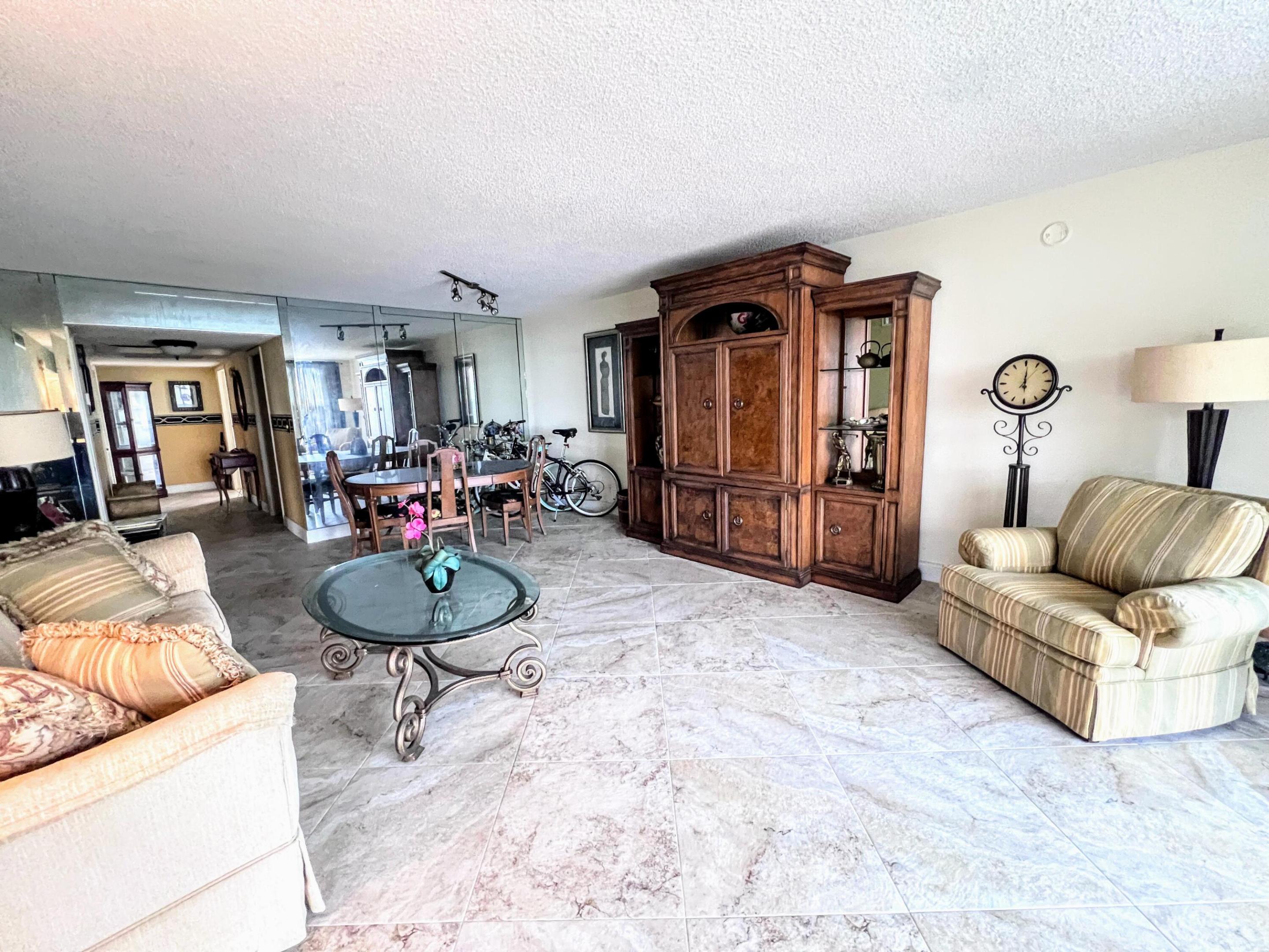 NO 51 PALM-AIRE COUNTRY CLUB - Residential