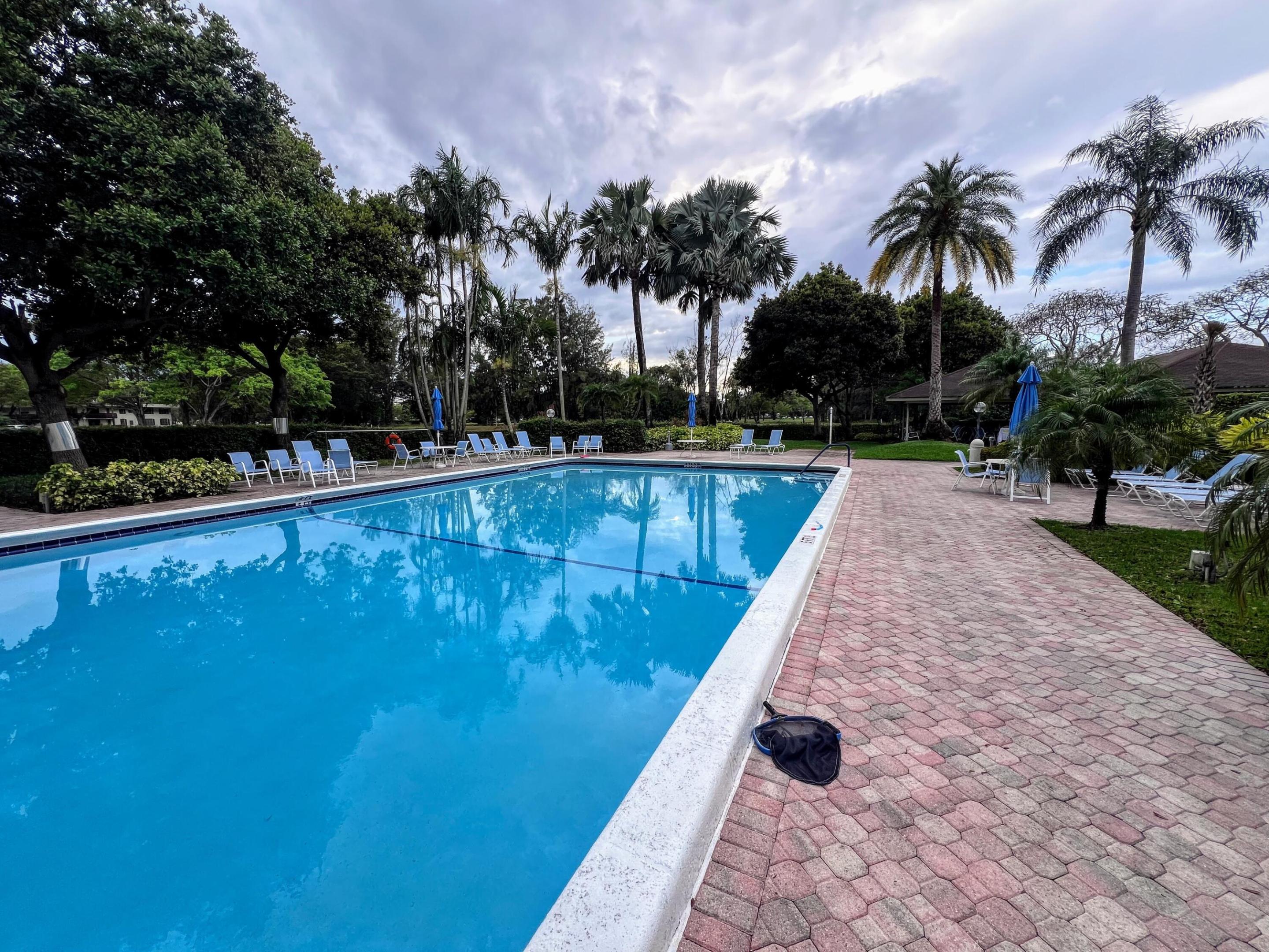 NO 51 PALM-AIRE COUNTRY CLUB - Residential