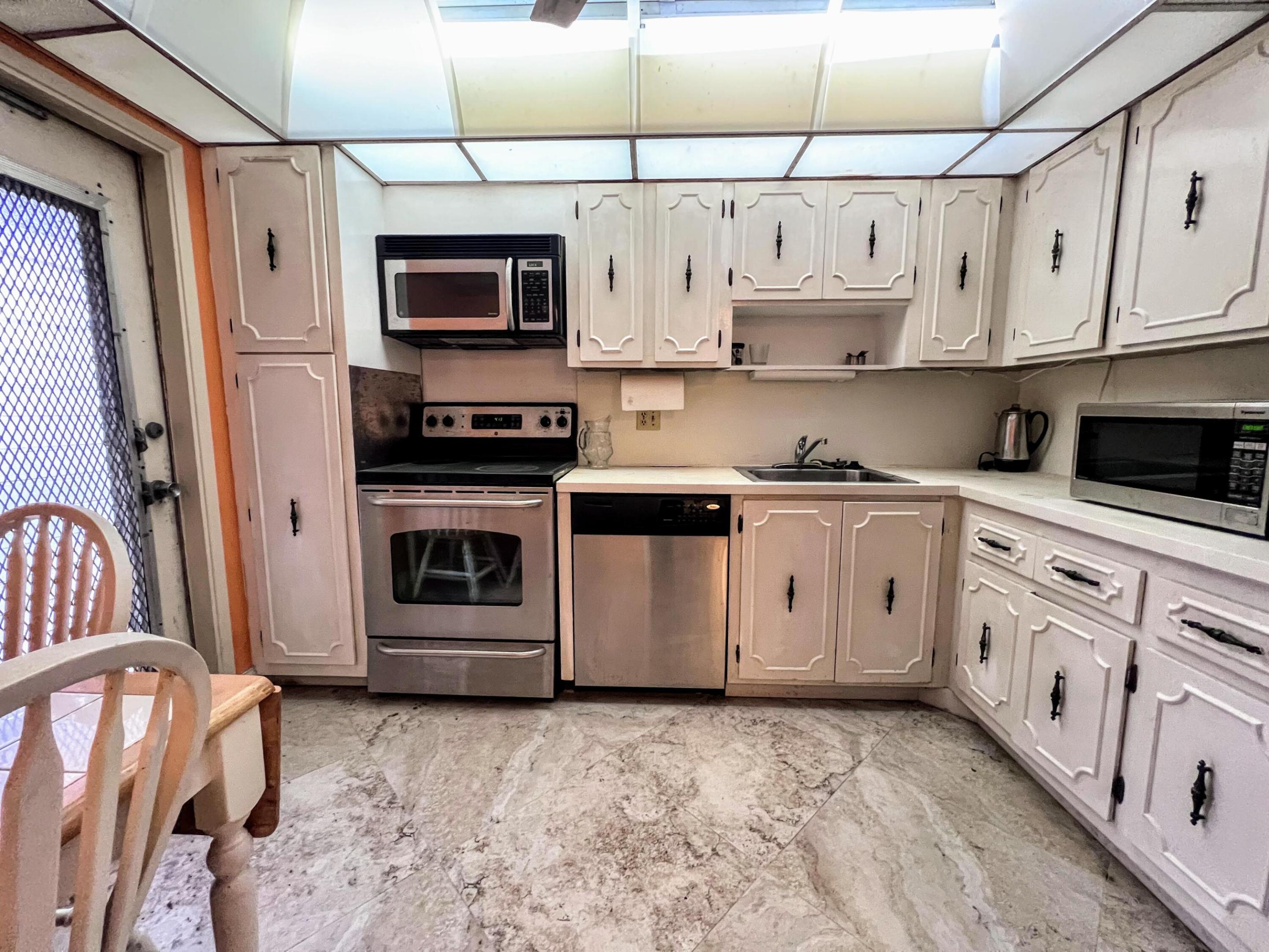 NO 51 PALM-AIRE COUNTRY CLUB - Residential