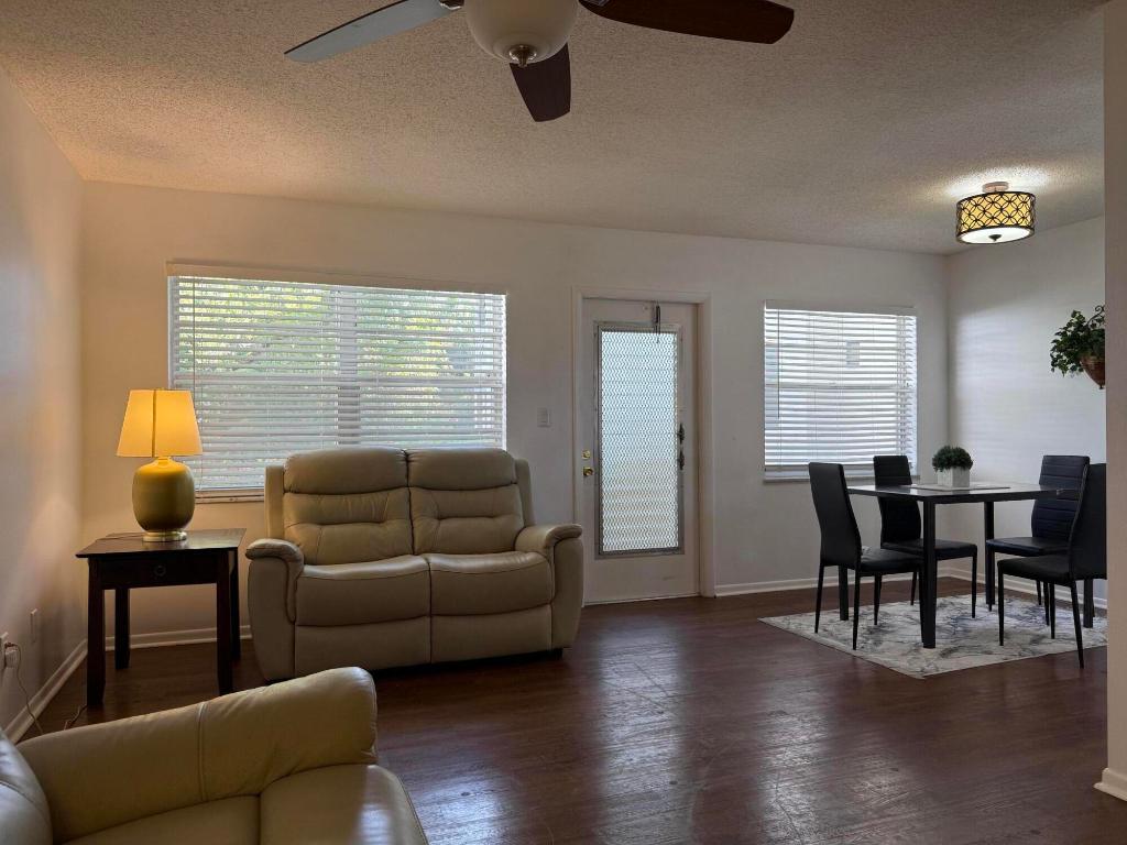 VISTA DEL LAGO CONDO - Residential