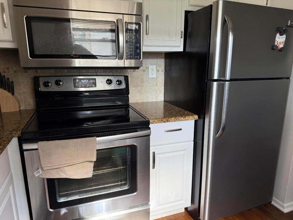 VISTA DEL LAGO CONDO - Residential