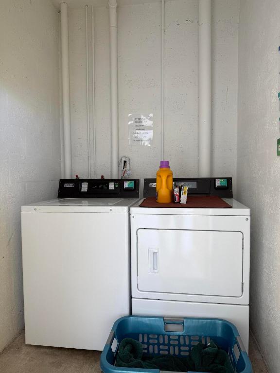 VISTA DEL LAGO CONDO - Residential