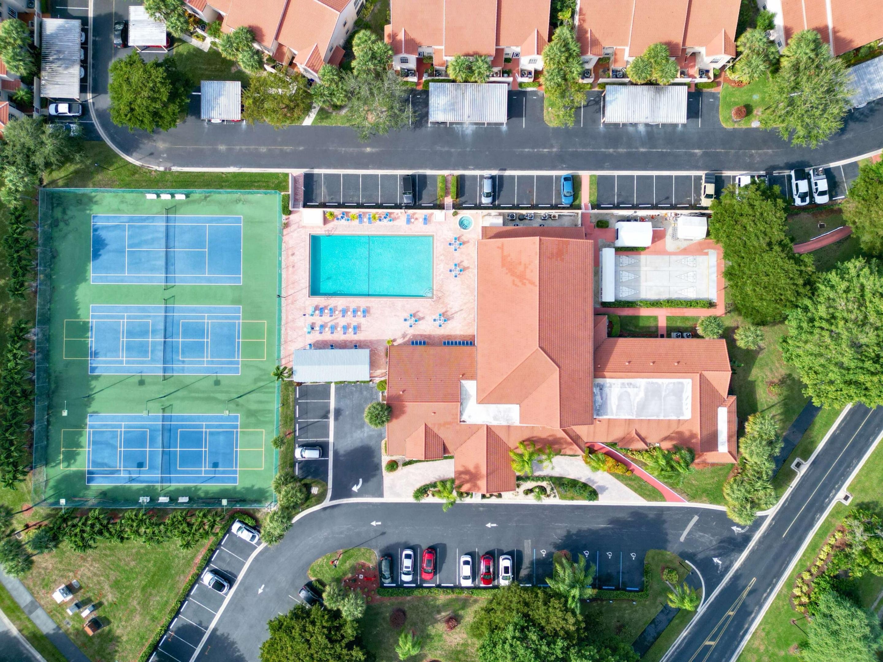 EMERALD POINTE - Residential