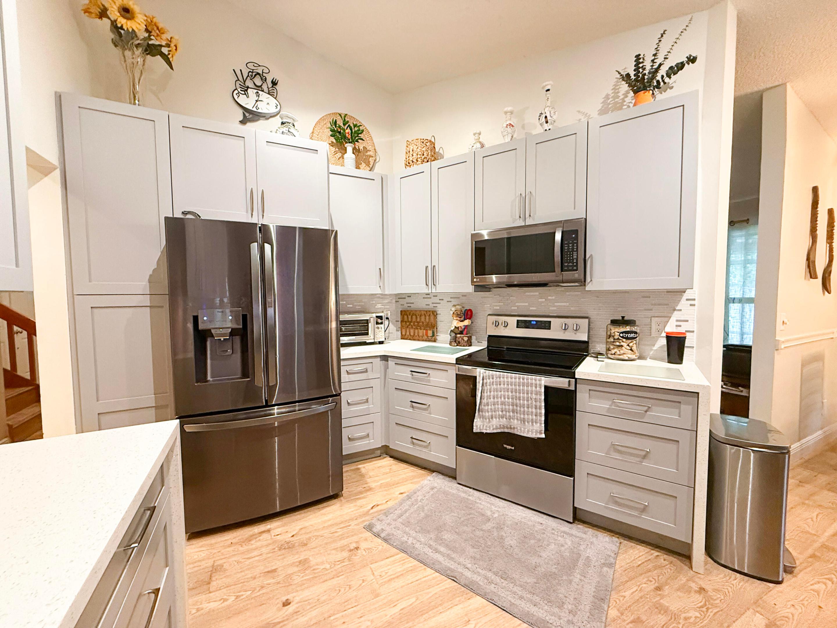 COUNTRY ADDRESS - Residential