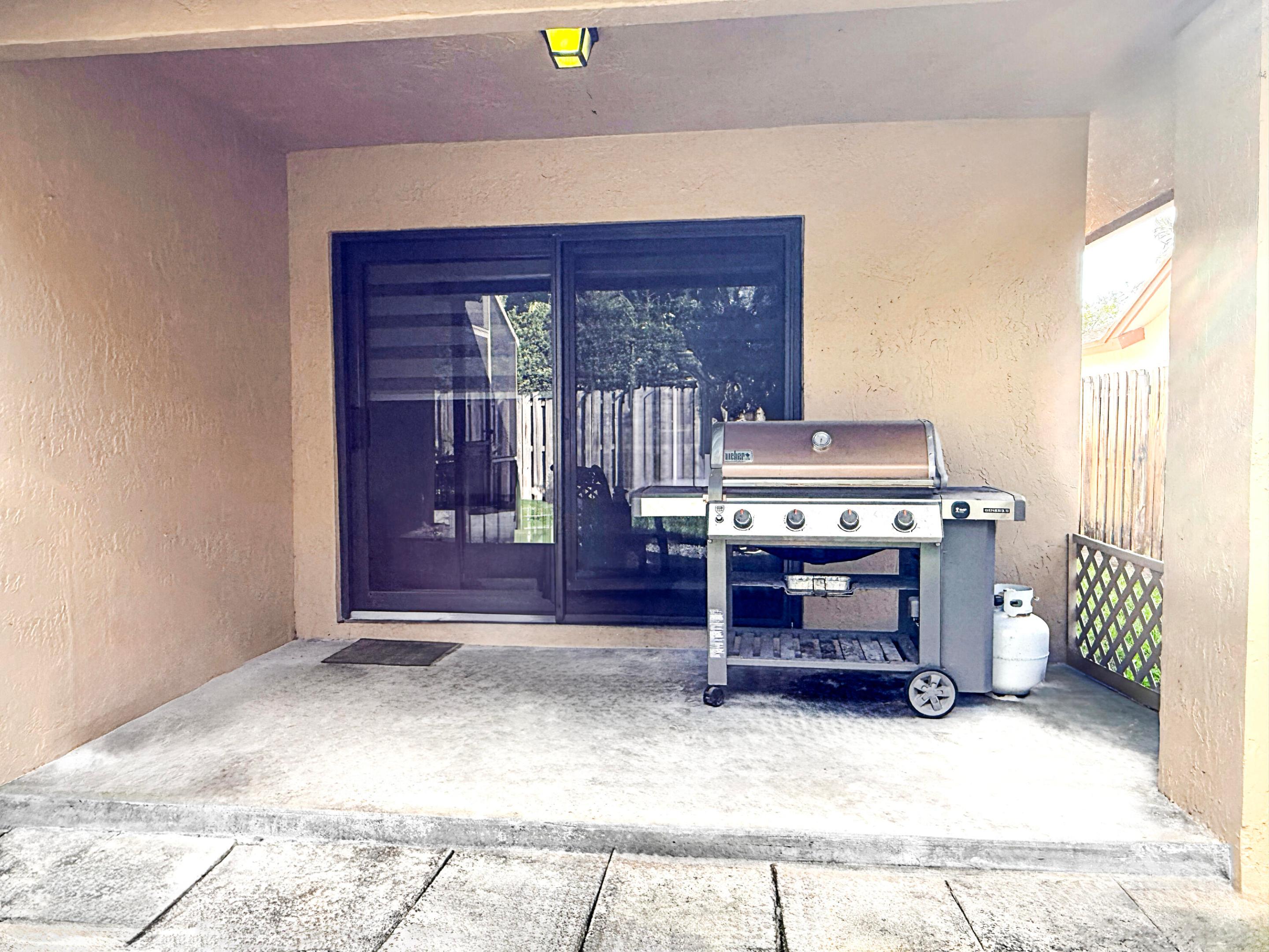 COUNTRY ADDRESS - Residential