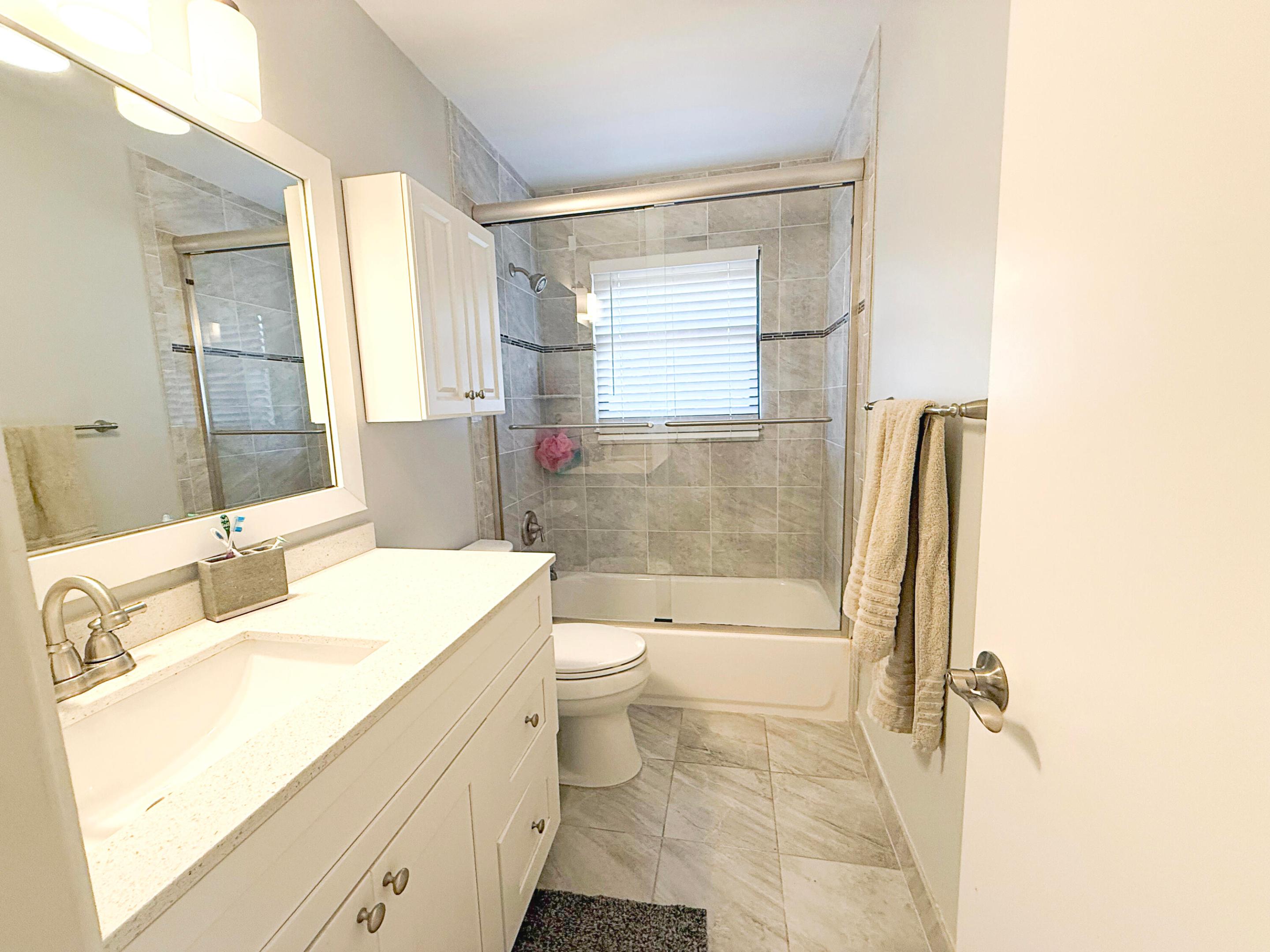 COUNTRY ADDRESS - Residential