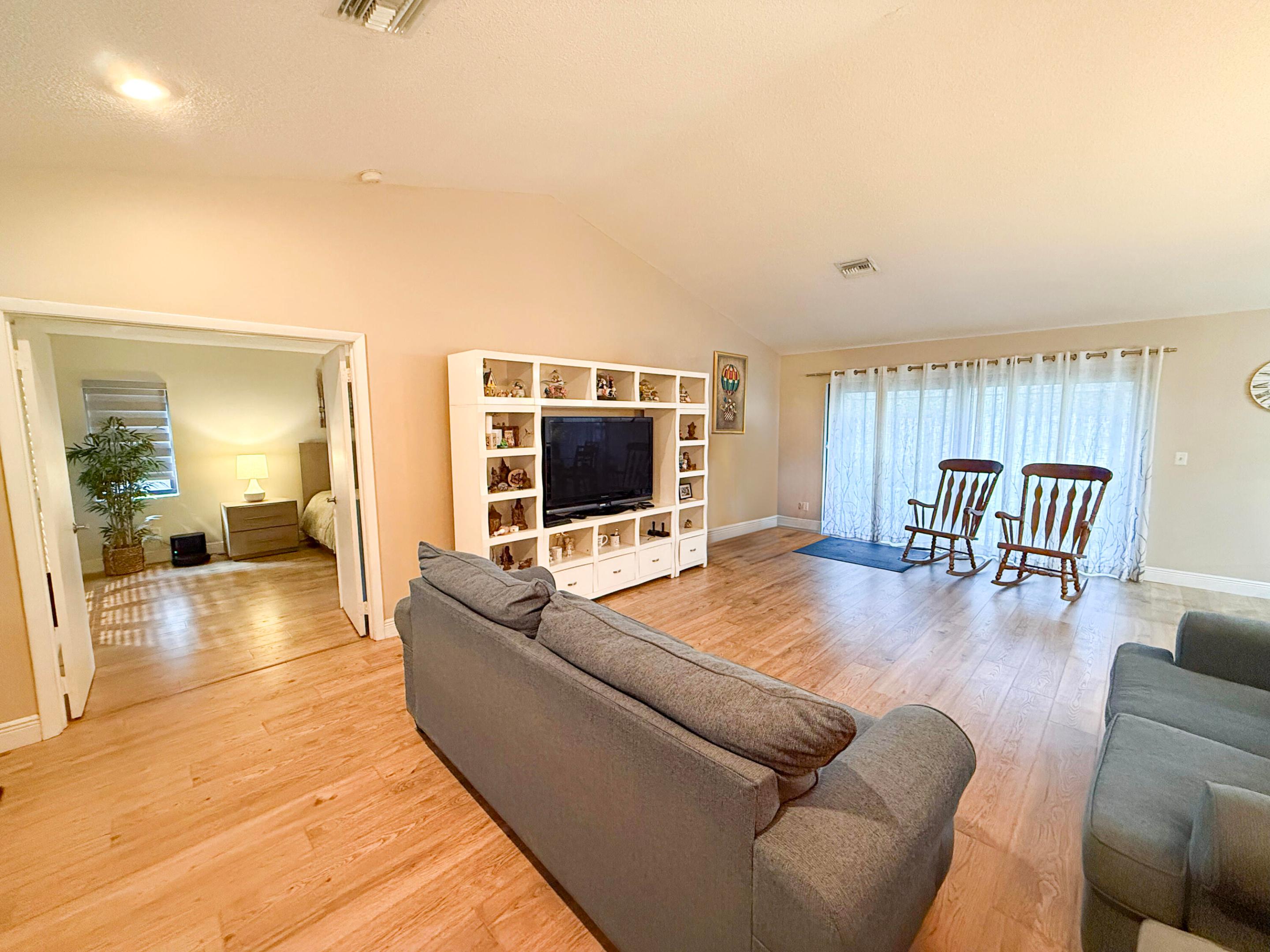 COUNTRY ADDRESS - Residential