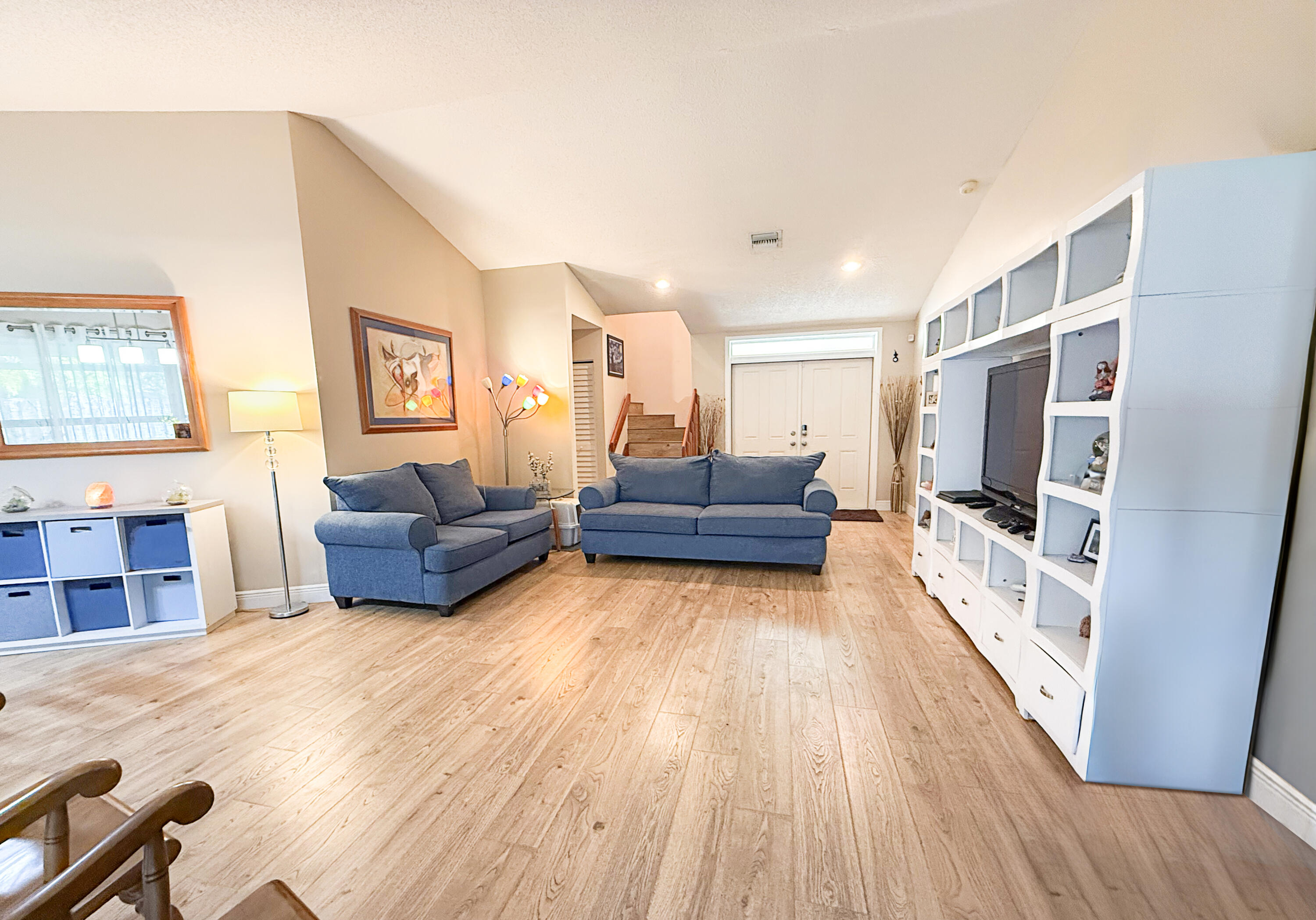 COUNTRY ADDRESS - Residential