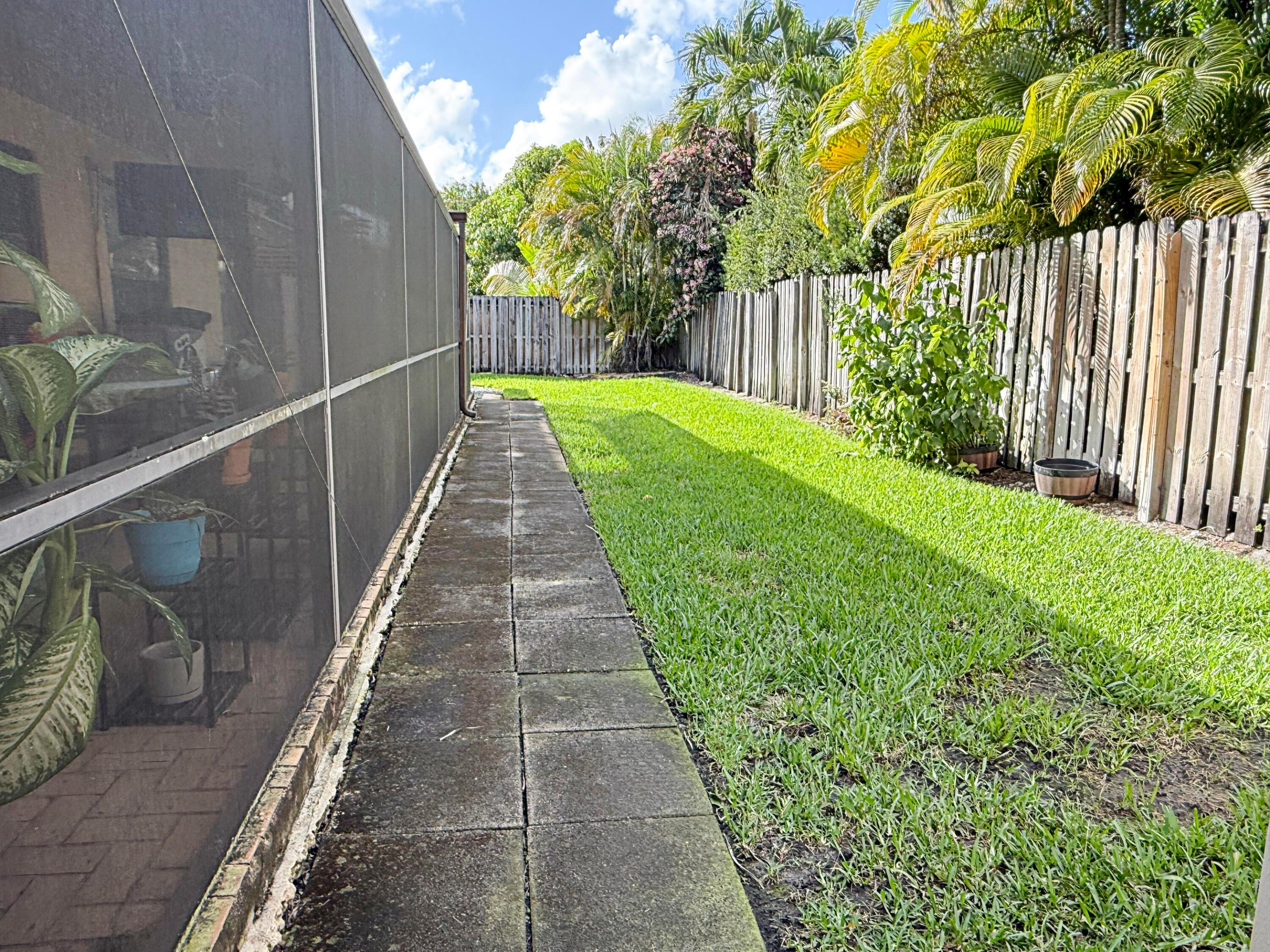 COUNTRY ADDRESS - Residential