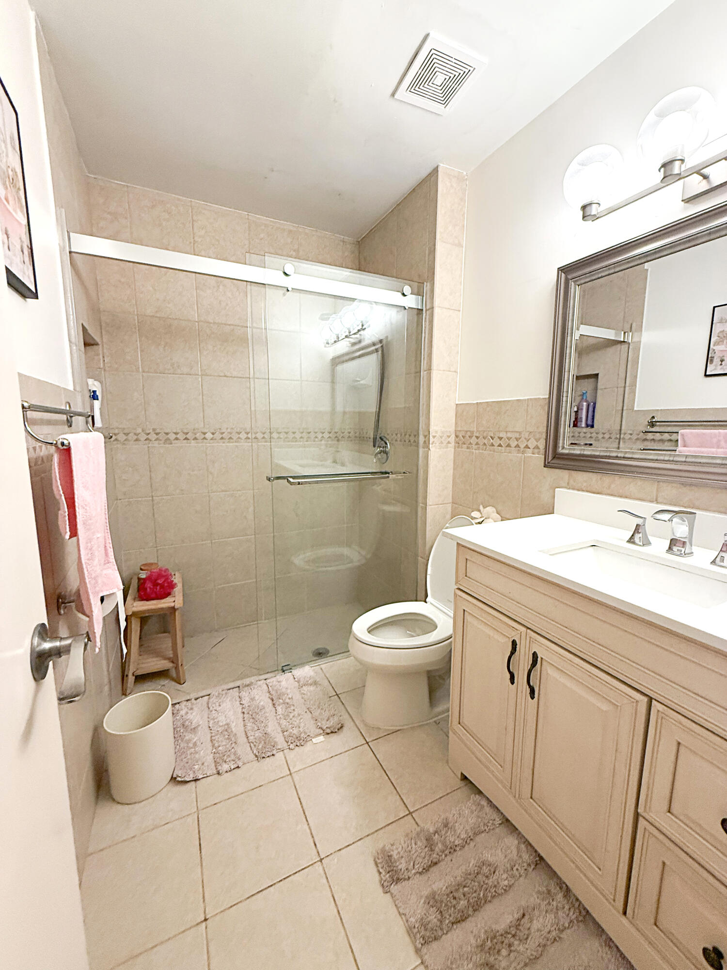 COUNTRY ADDRESS - Residential