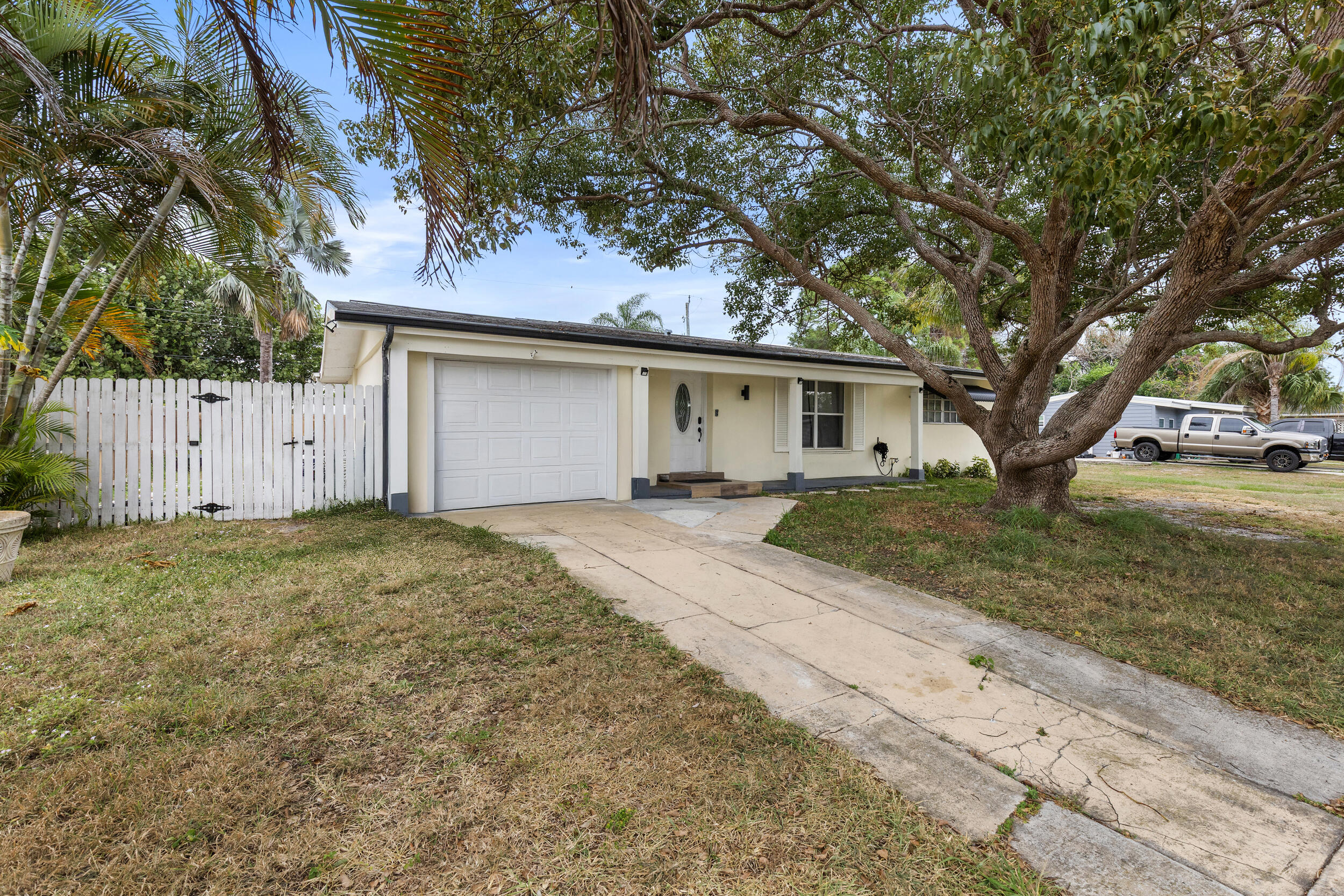 RIVER PARK UNIT 7 - Residential