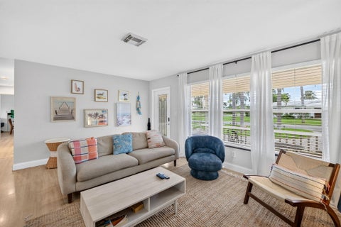 Tiny photo for 391 SE 6TH Court, Pompano Beach, FL 33060 (MLS # B26085640)