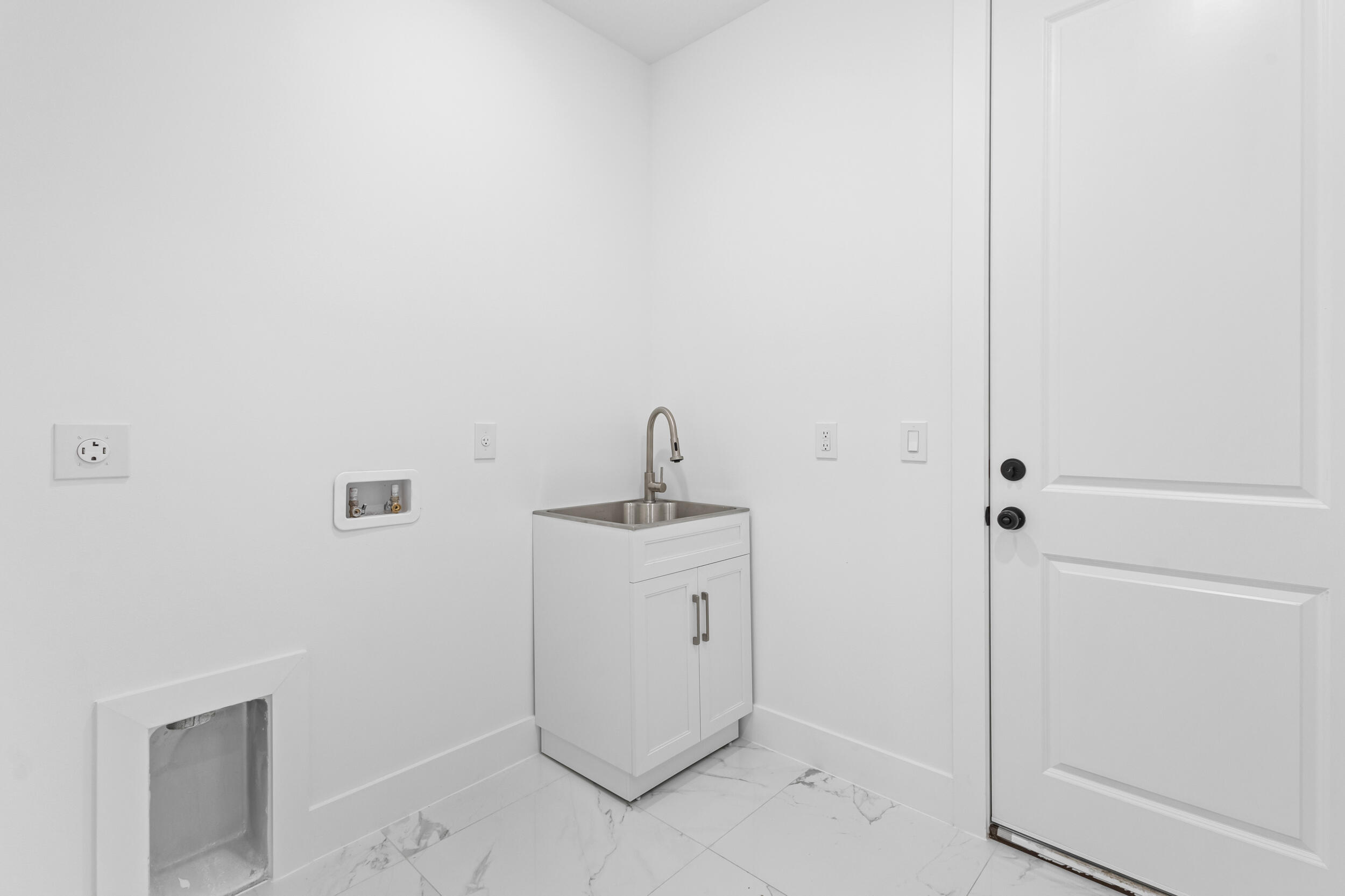 PORT ST LUCIE SECTION 48 1ST REPLAT - Residential