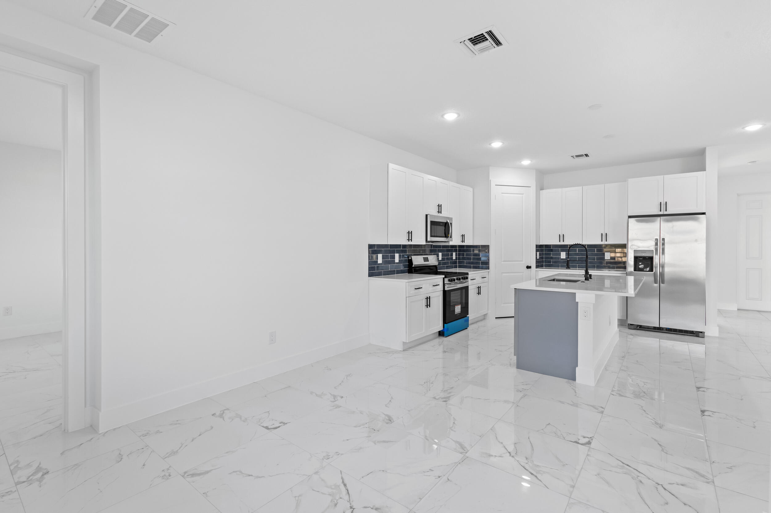 PORT ST LUCIE SECTION 48 1ST REPLAT - Residential