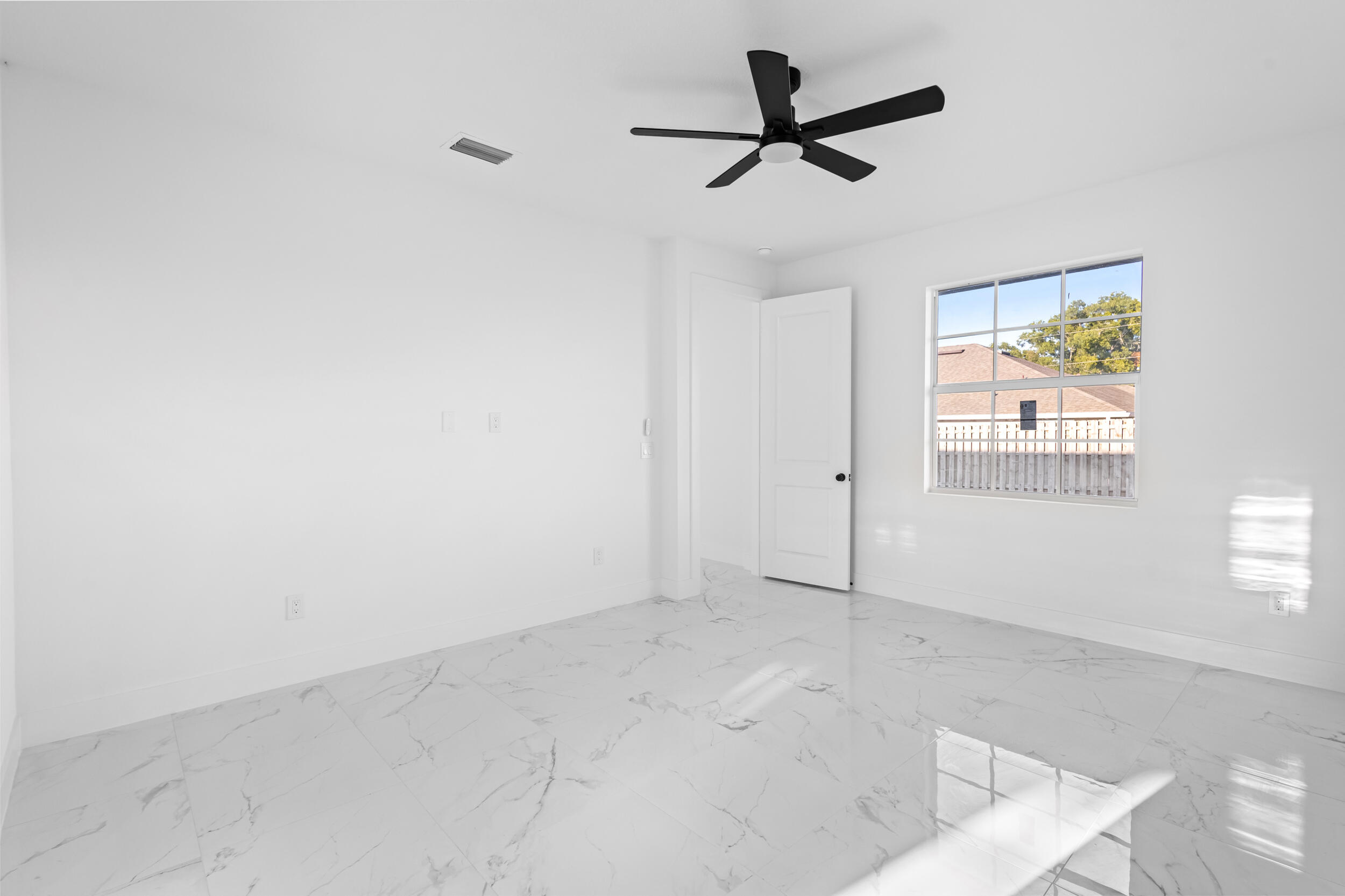 PORT ST LUCIE SECTION 48 1ST REPLAT - Residential