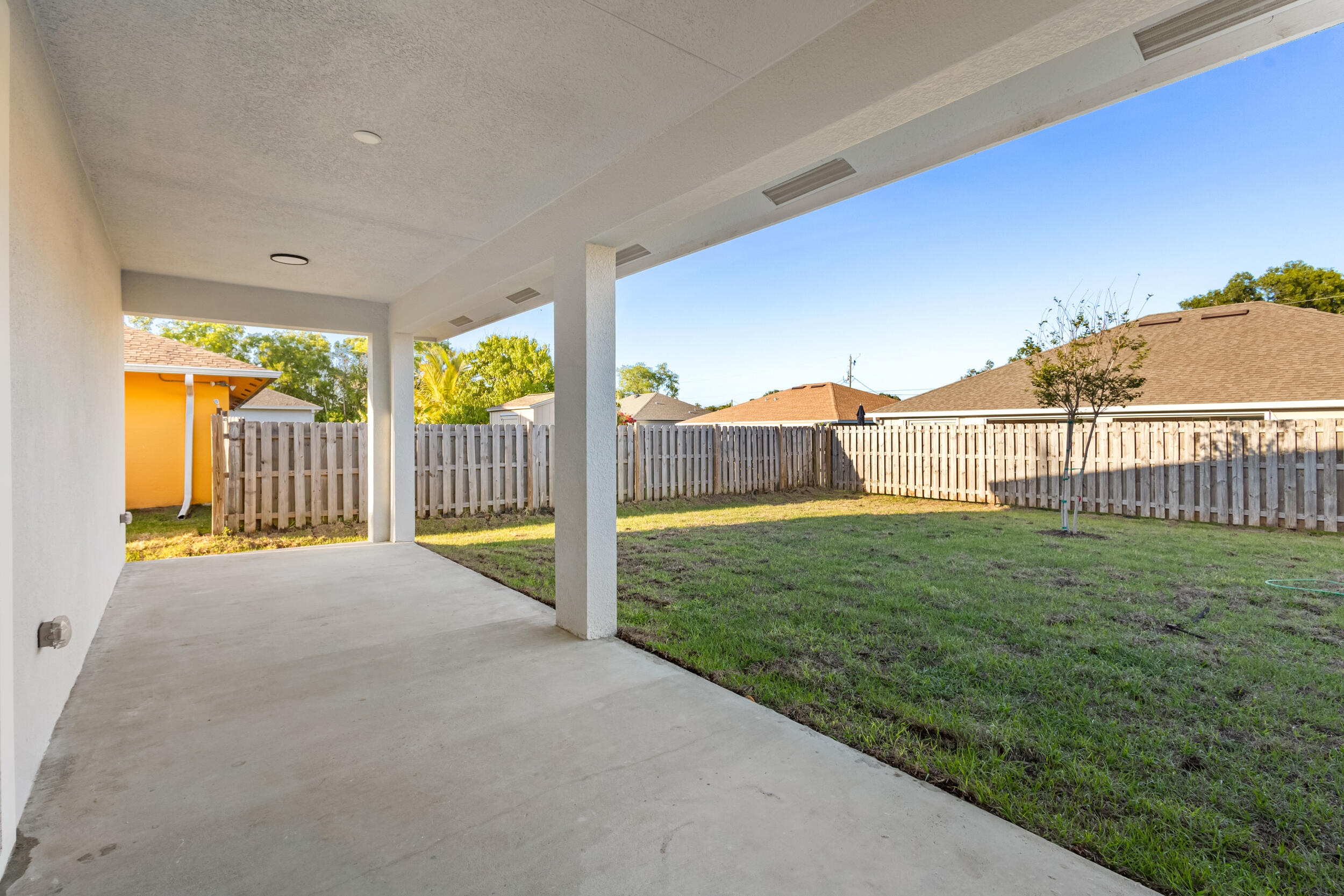 PORT ST LUCIE SECTION 48 1ST REPLAT - Residential