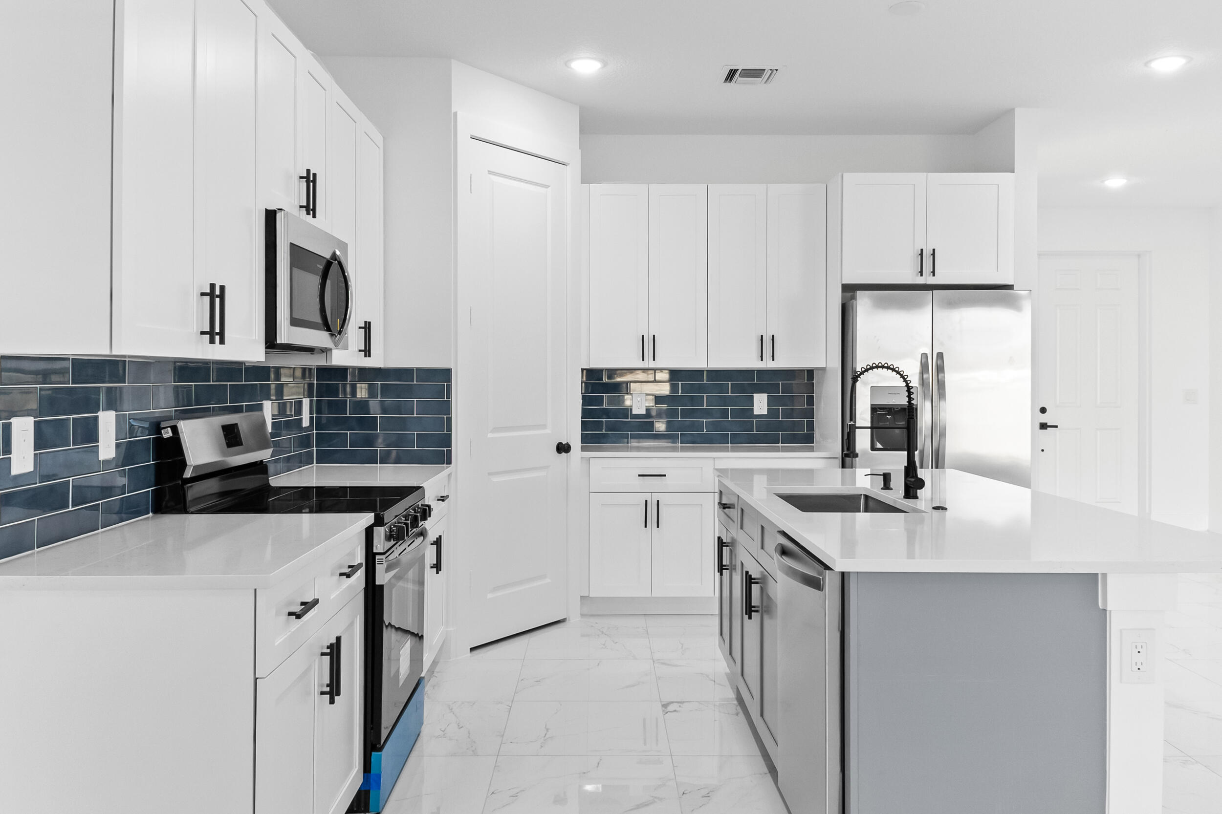 PORT ST LUCIE SECTION 48 1ST REPLAT - Residential