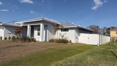 Featured picture for the property R11167896