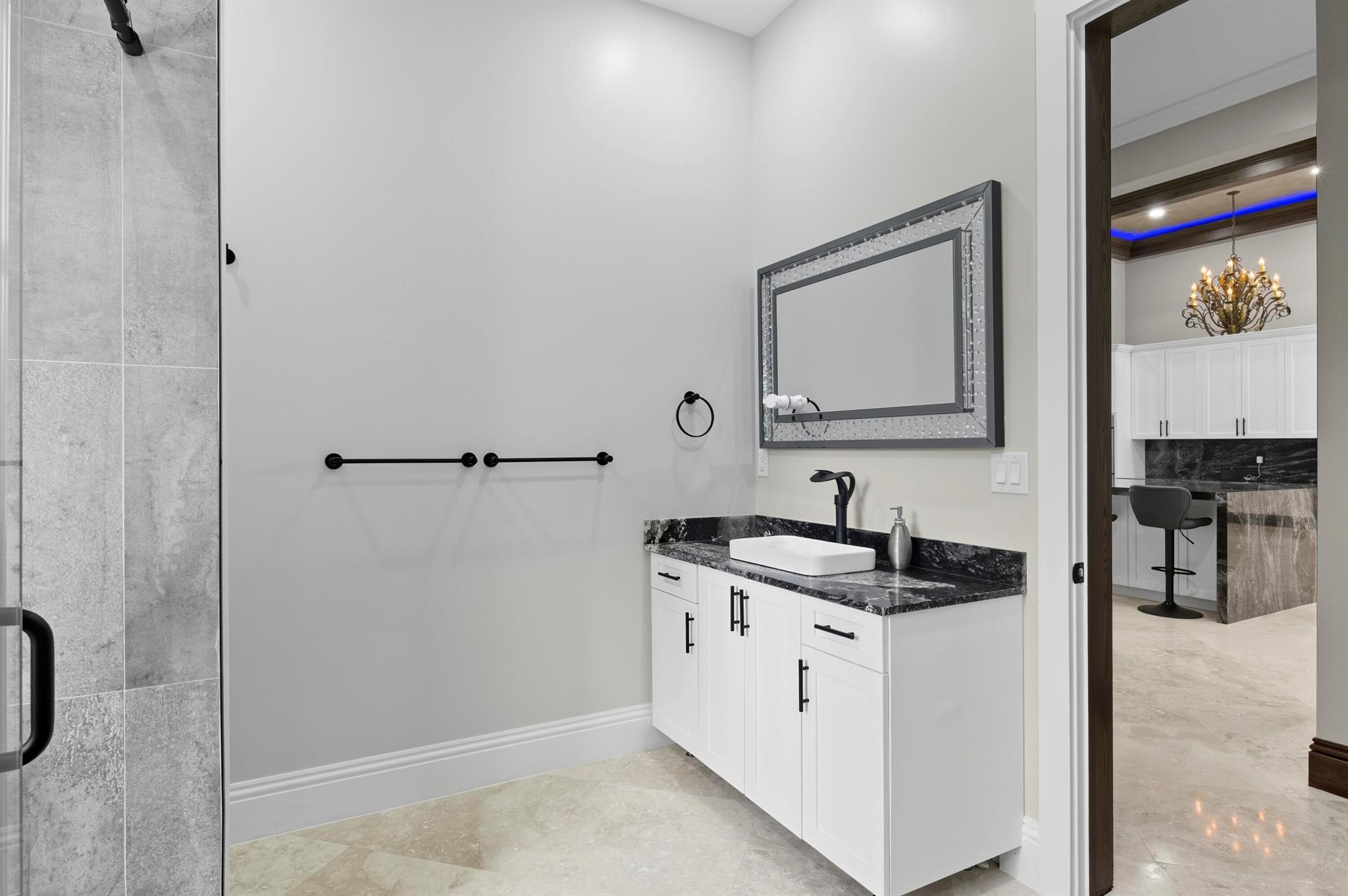 WHISPERING OAKS - Residential