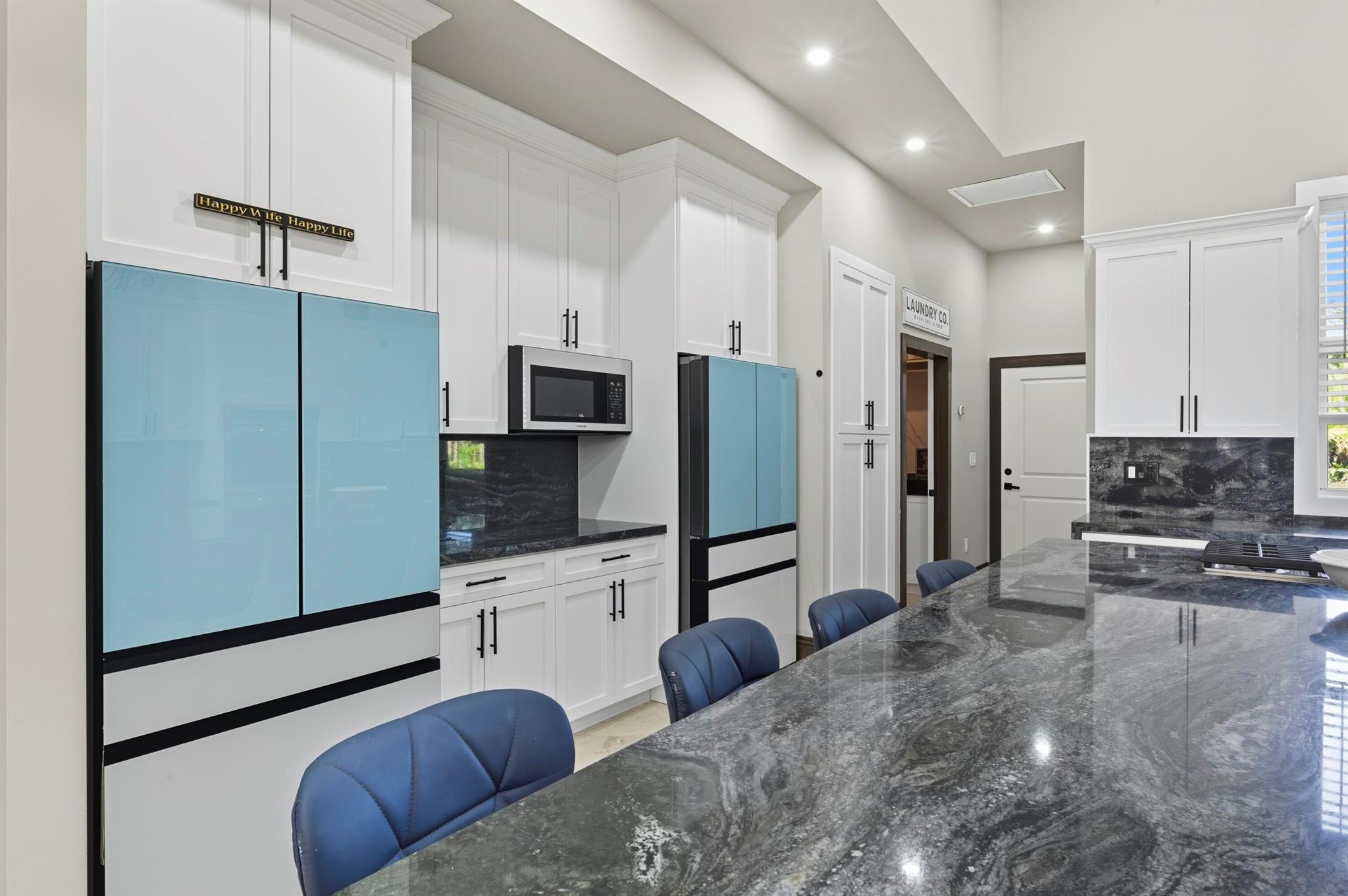 WHISPERING OAKS - Residential