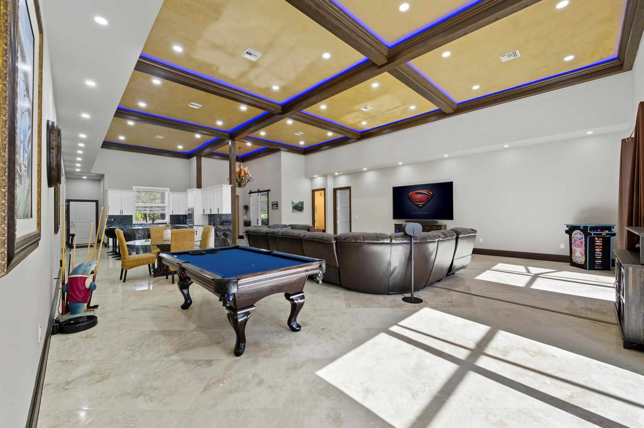 WHISPERING OAKS - Residential