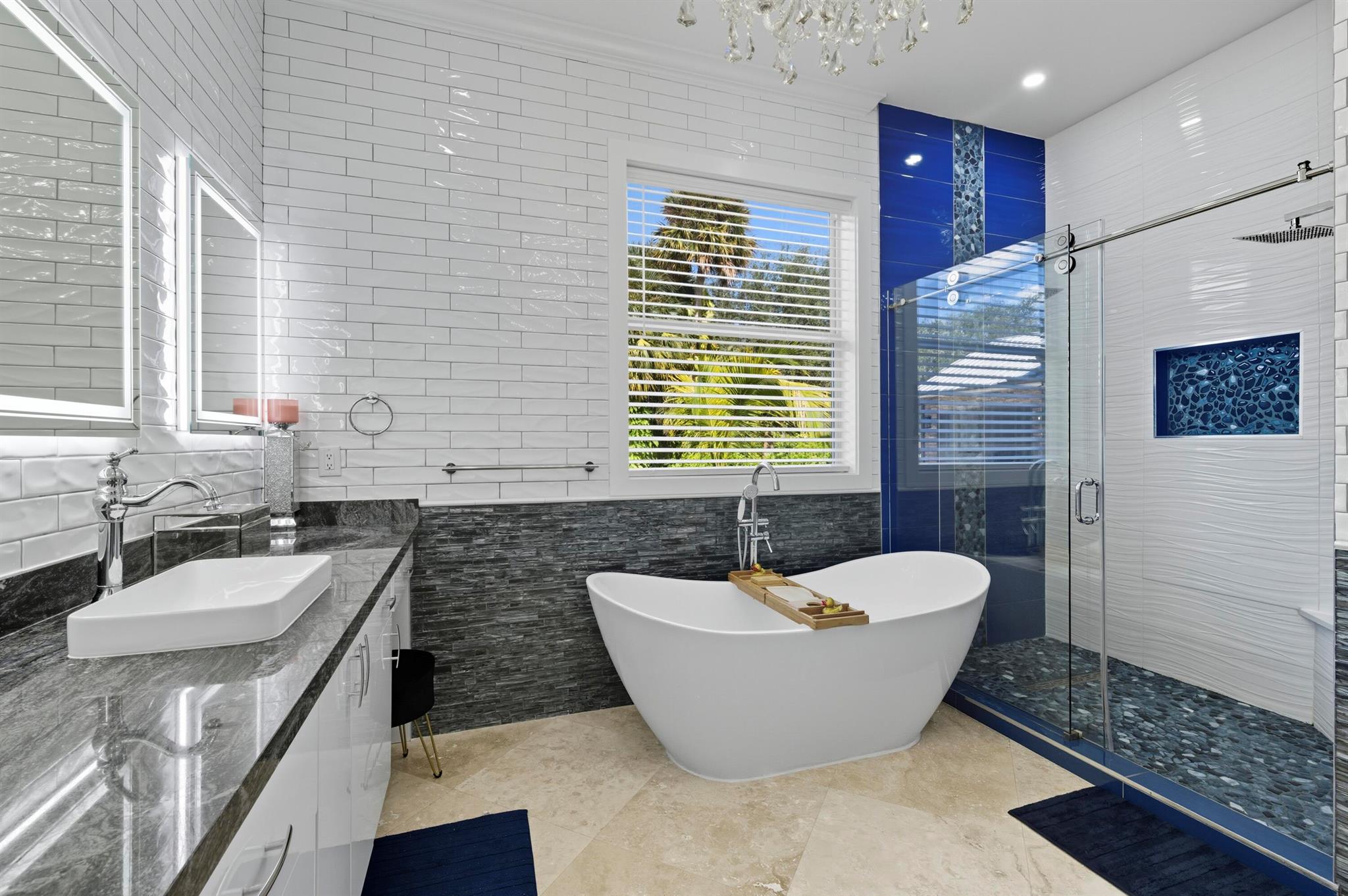 WHISPERING OAKS - Residential