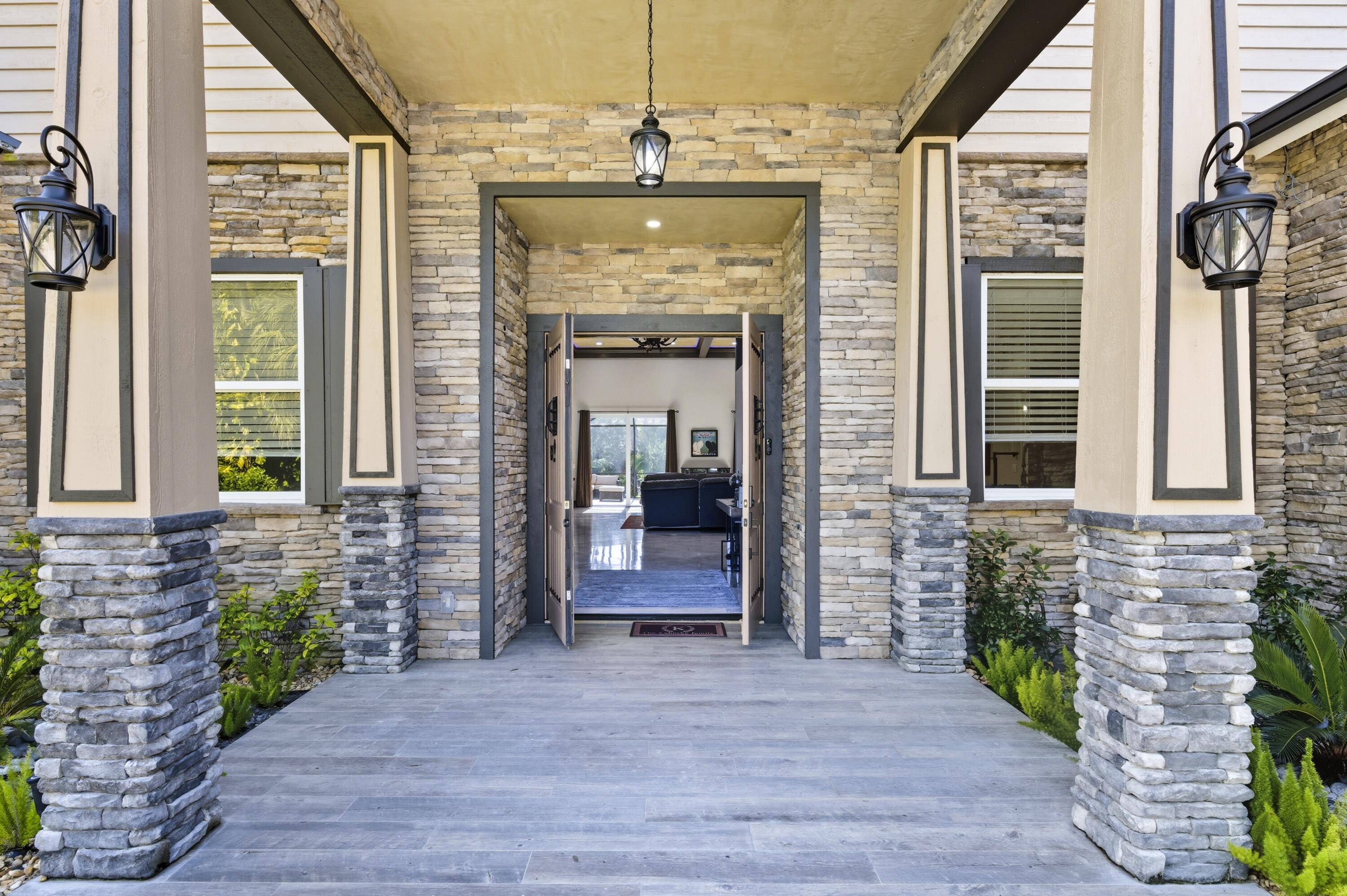 8350 Whispering Oak Way