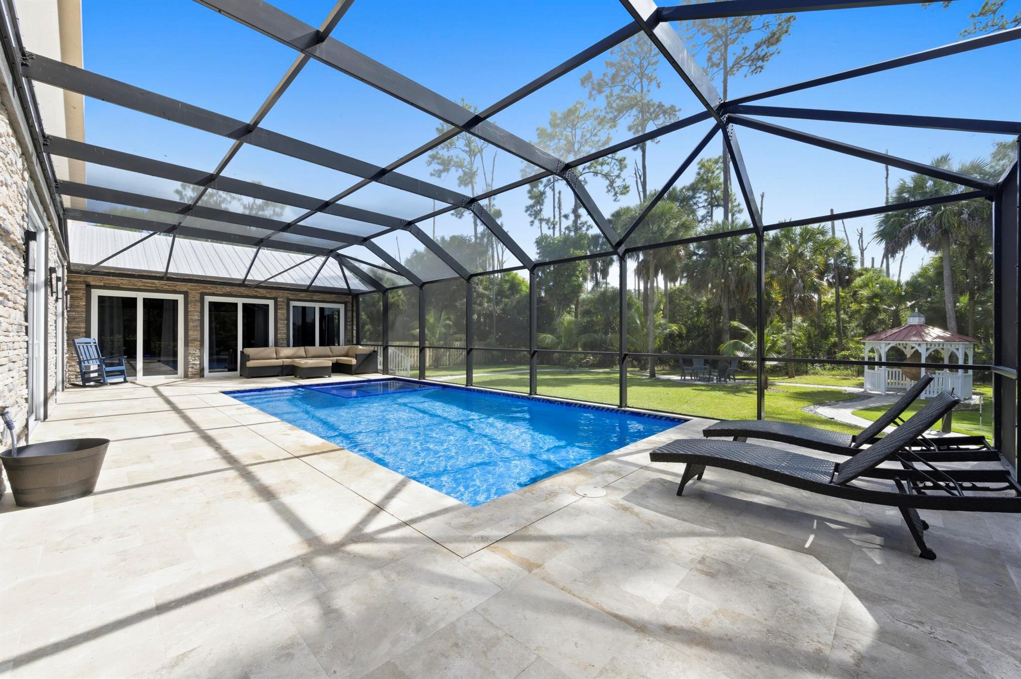 WHISPERING OAKS - Residential