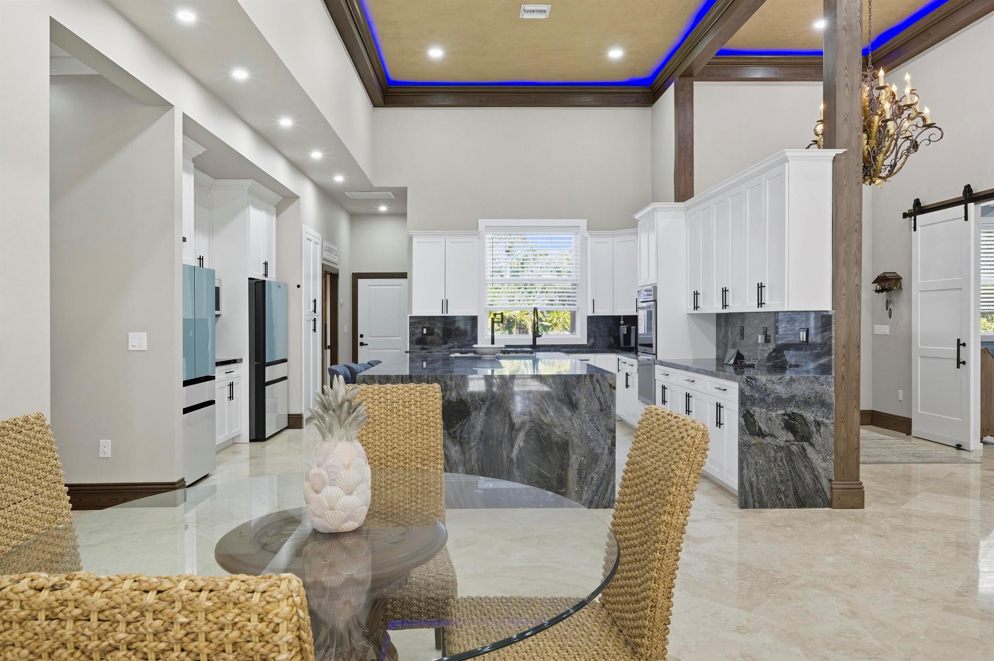 WHISPERING OAKS - Residential