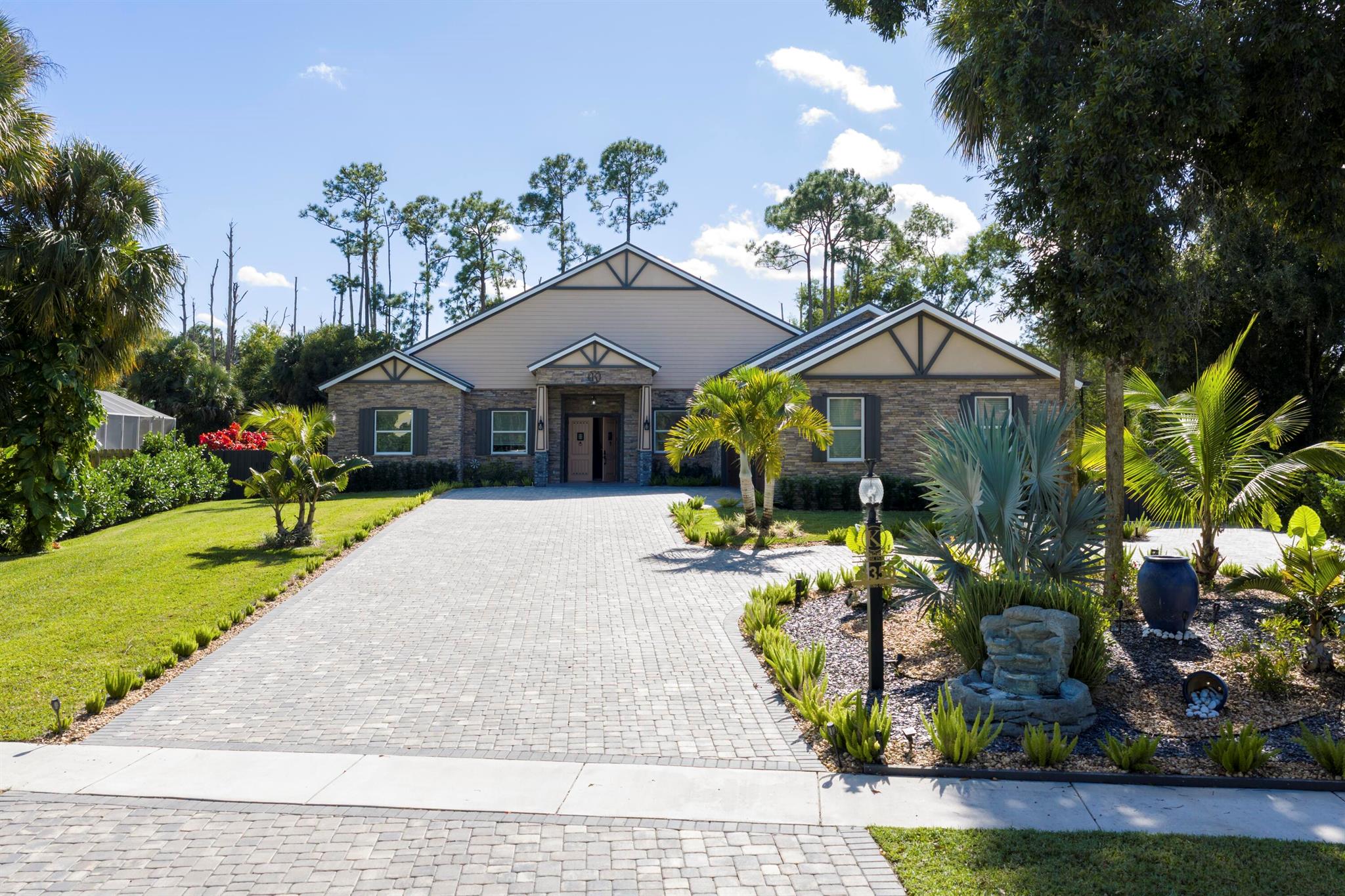 WHISPERING OAKS - Residential