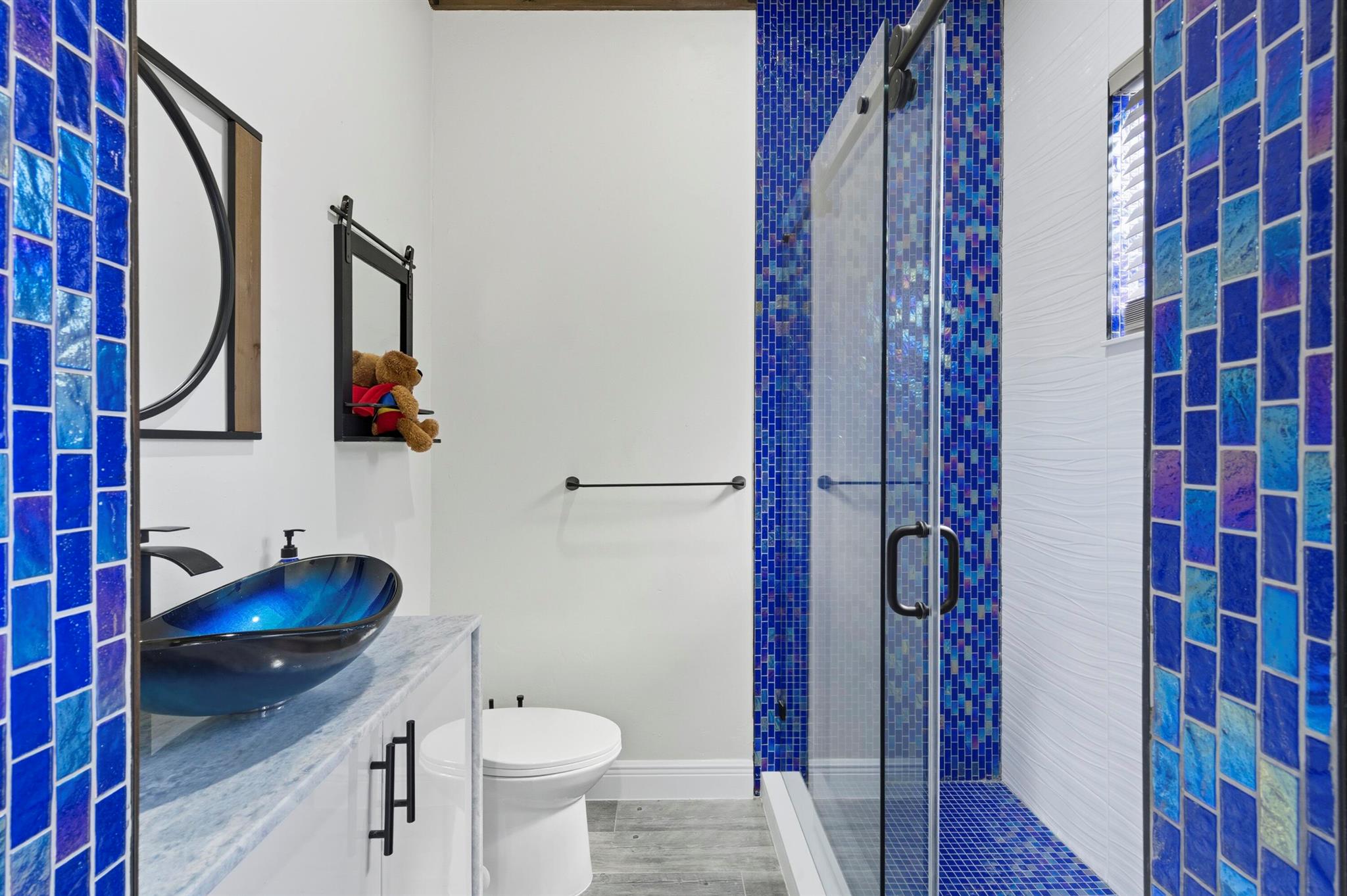 WHISPERING OAKS - Residential