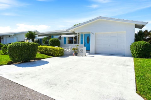 Photo of 1505 SW 10th Avenue, Boynton Beach, FL 33426 (MLS # B26090518)
