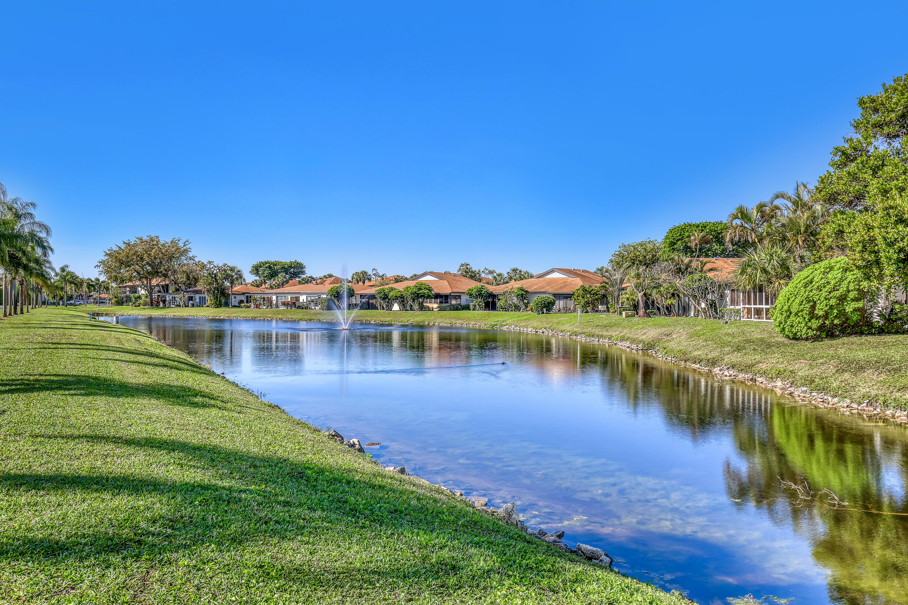 PALM GREENS AT VILLA DEL RAY CONDO II - Residential