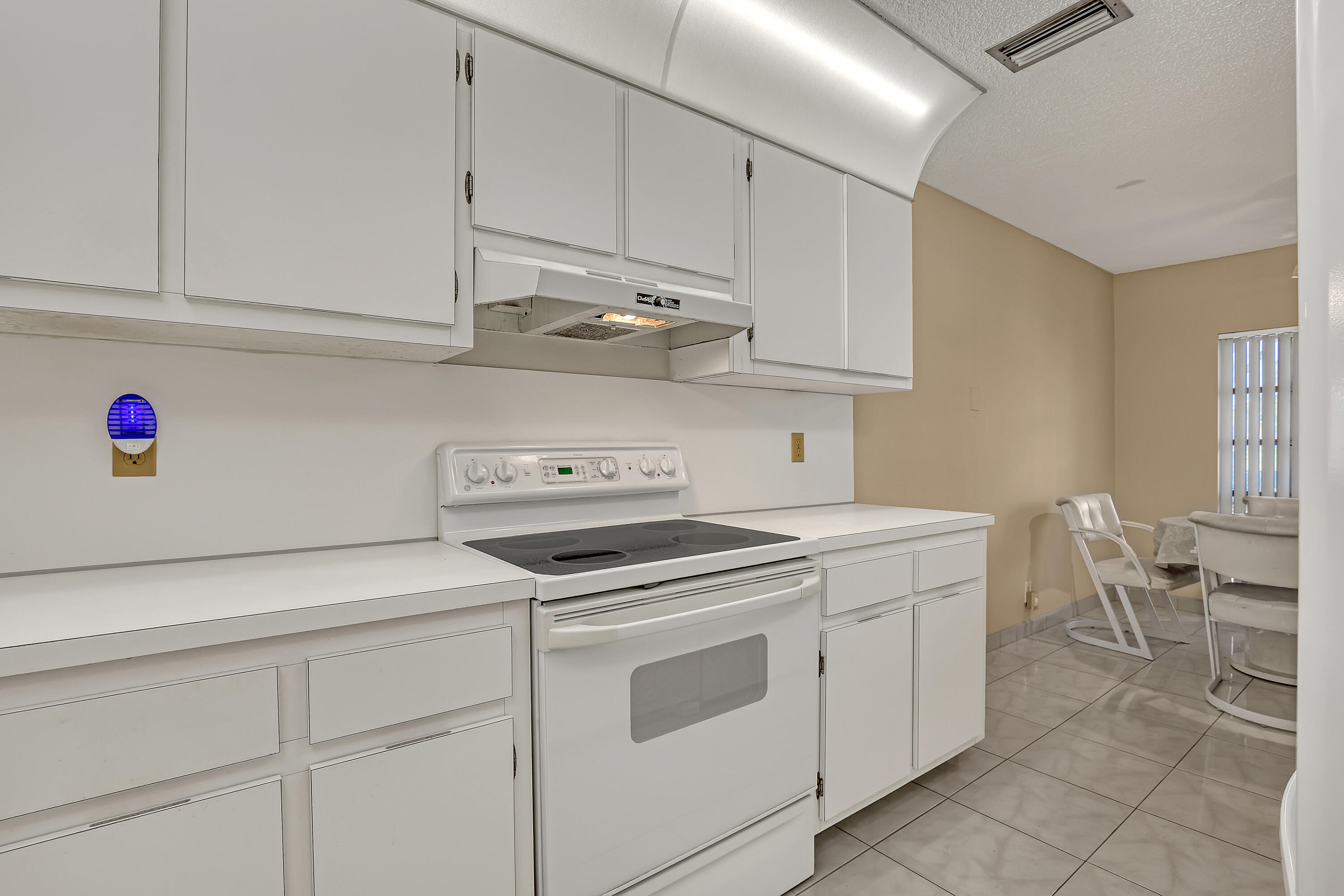 PALM GREENS AT VILLA DEL RAY CONDO II - Residential