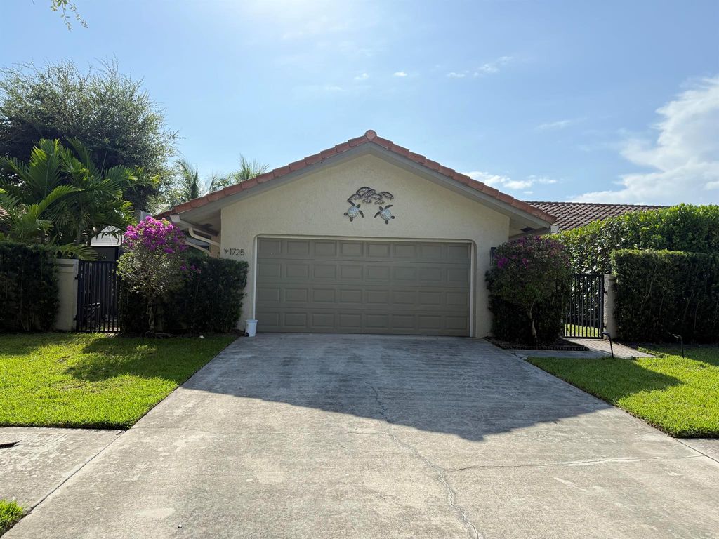 Photo of 1725 NW 22nd Avenue, Delray Beach, FL 33445 (MLS # R11094280)