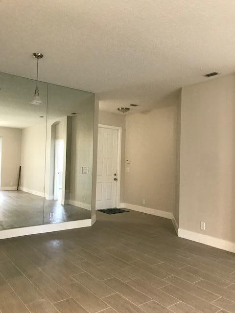 WELLINGTONS EDGE PAR 76 P - Residential Lease