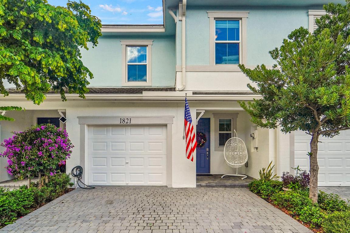 1821 Sandpiper Pointe Place 1821