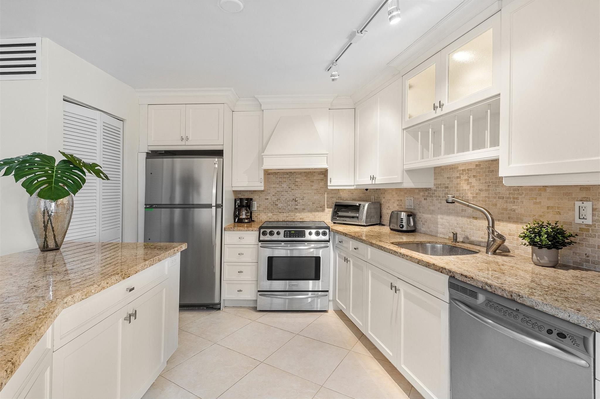 Maya Marca Condominium Ap - Residential