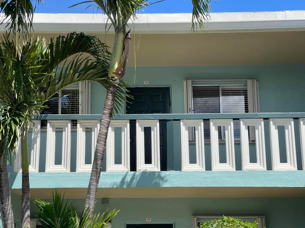 BOYNTON CENTER 3 CONDO - Residential Lease