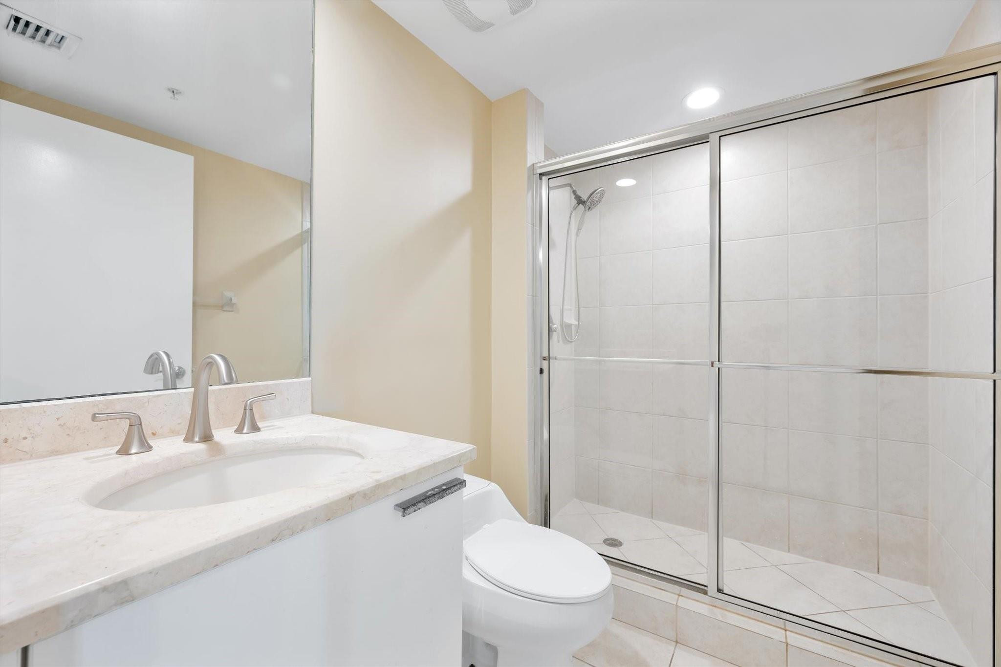 ONE FIFTY ONE @ BISCAYNE - Residential