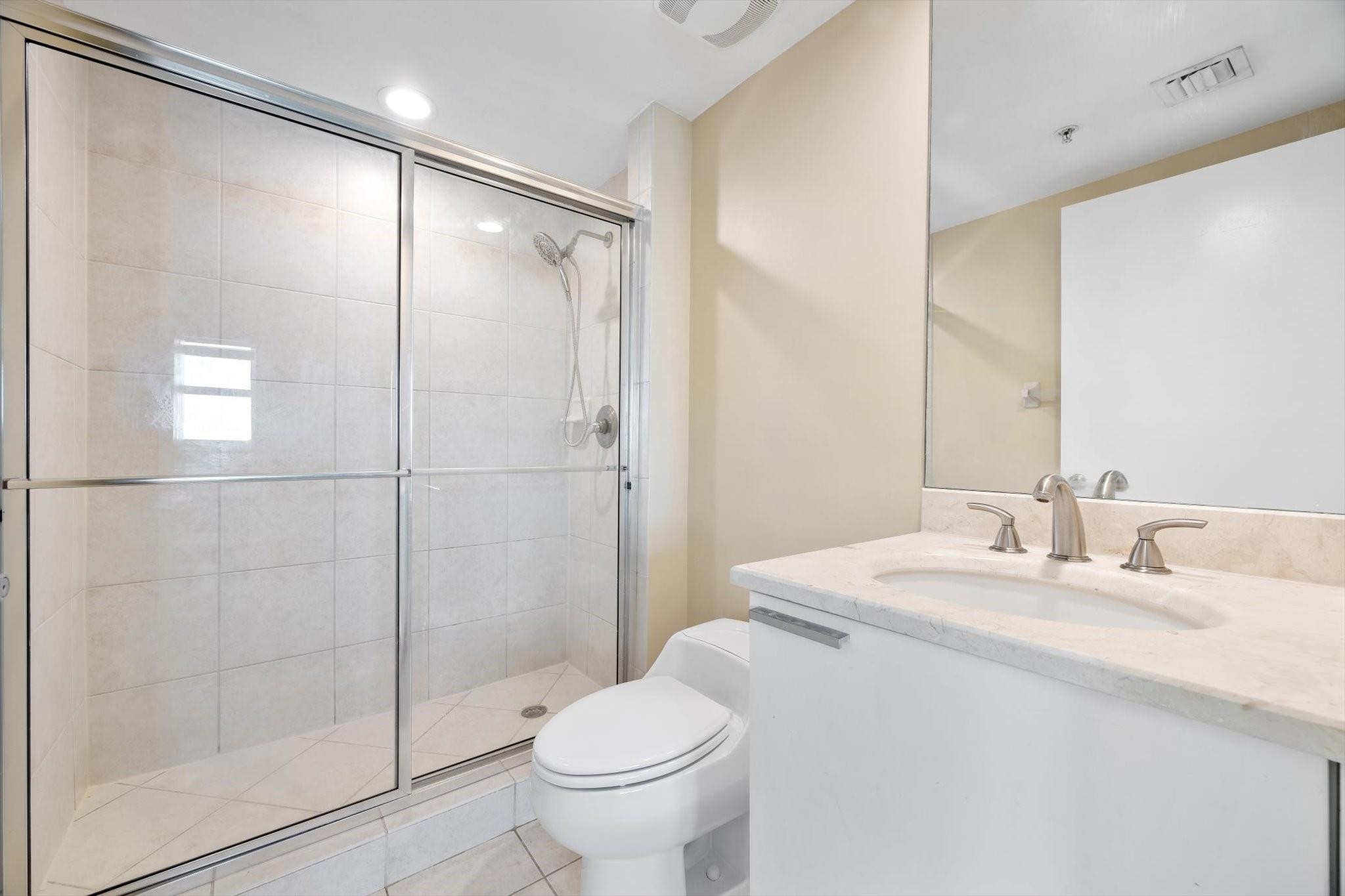 ONE FIFTY ONE @ BISCAYNE - Residential