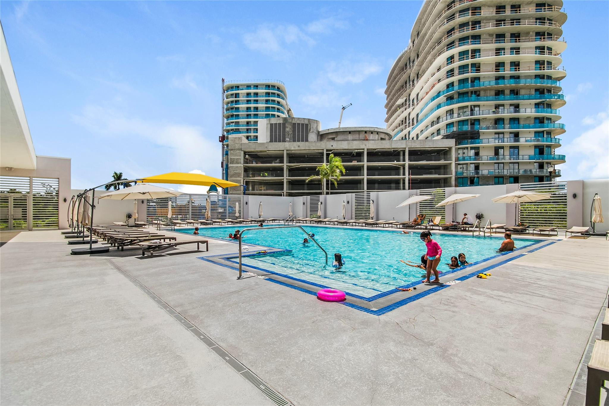 ONE FIFTY ONE @ BISCAYNE - Residential