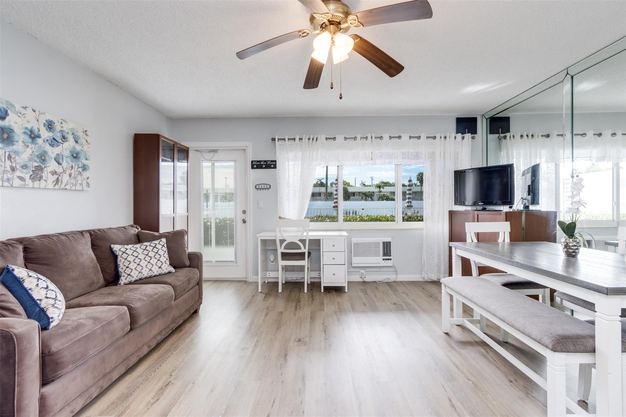 DIPLOMAT GARDEN - Residential