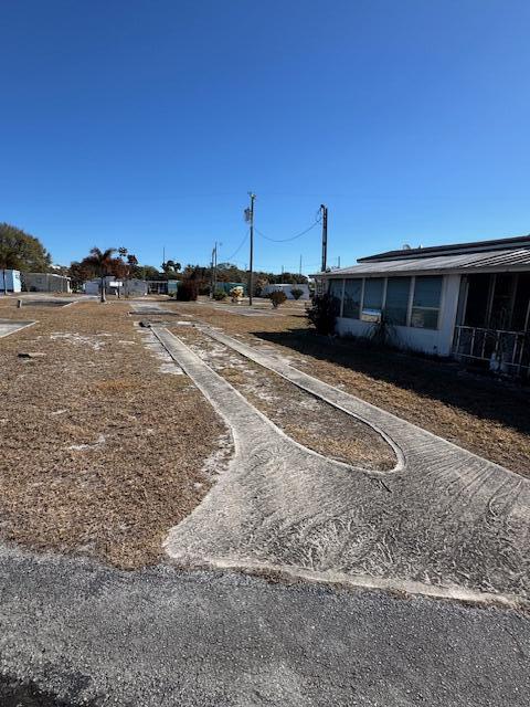 WHISPERING CREEK - Land