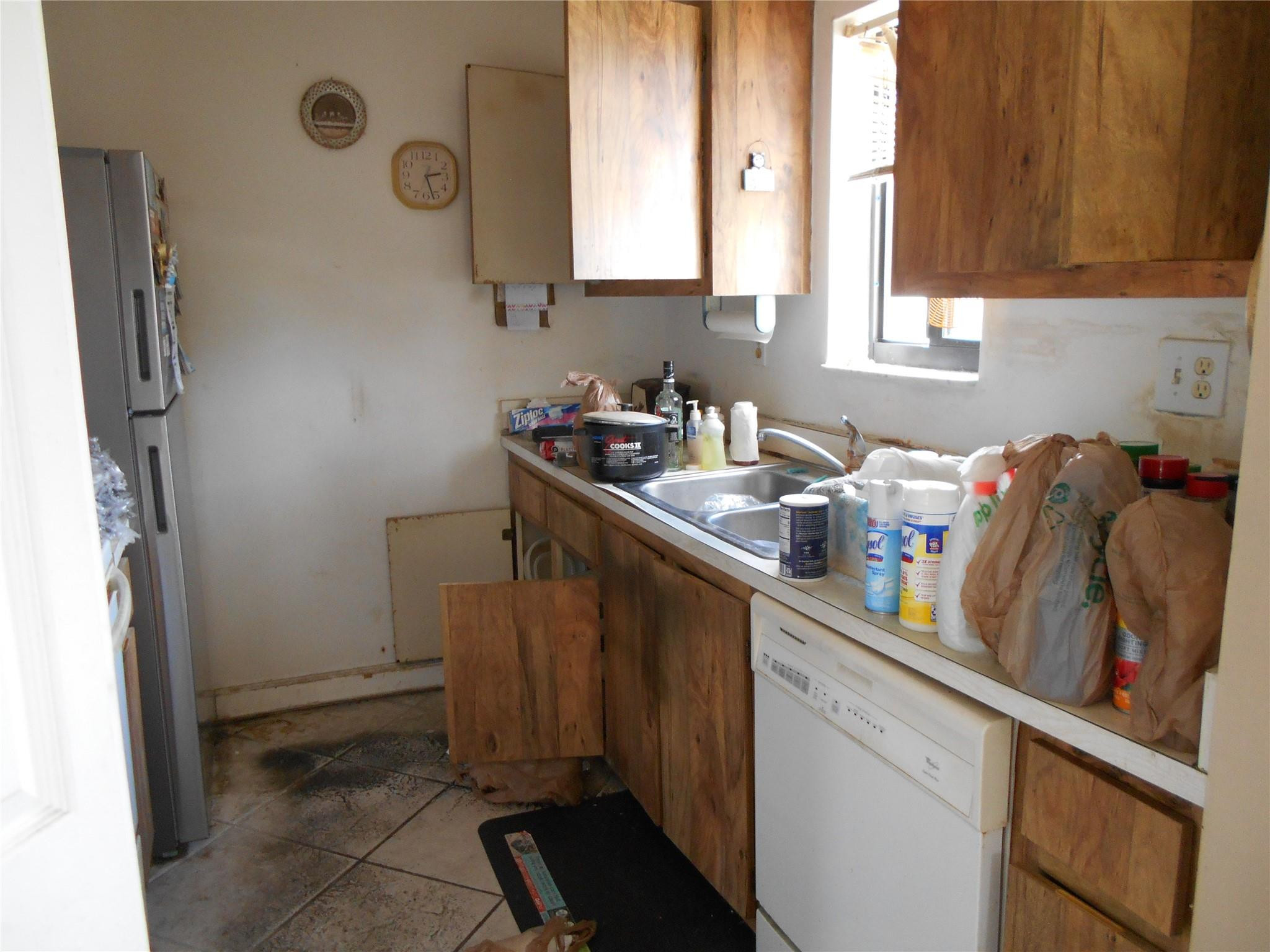 1141 W River Drive 8