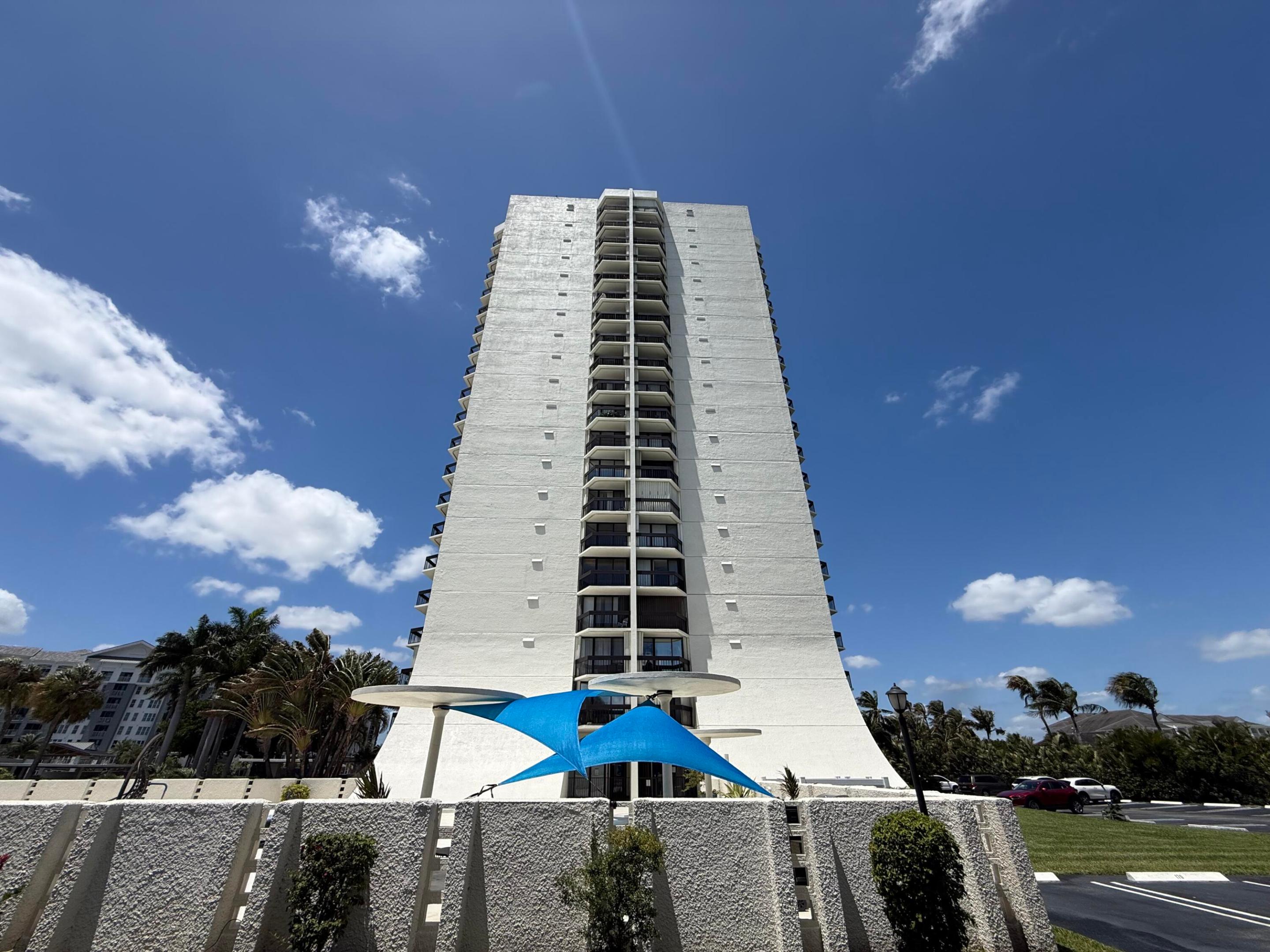 LANDS OF THE PRESIDENT CONDO 2 , - Residential Lease