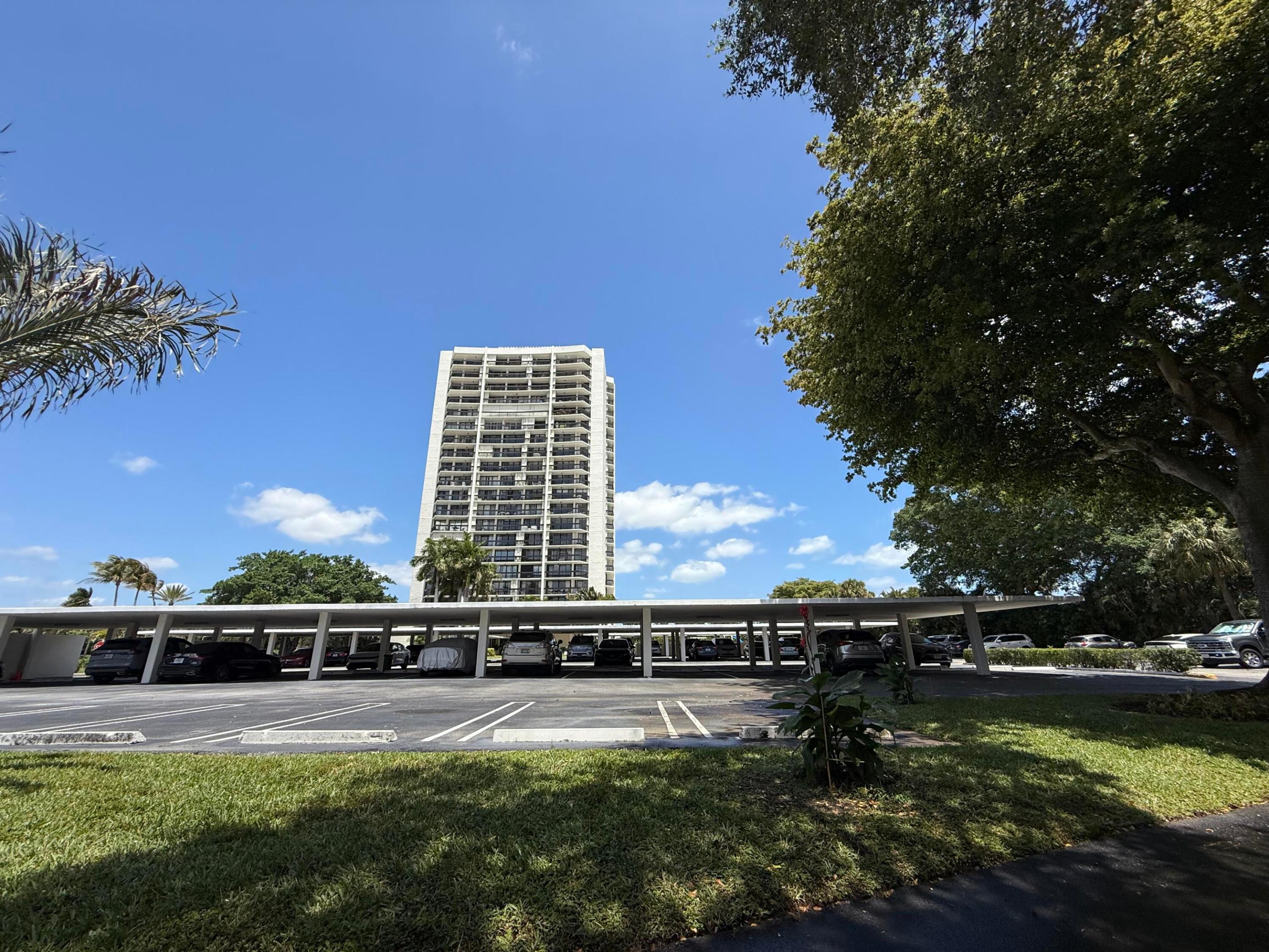 LANDS OF THE PRESIDENT CONDO 2 , - Residential Lease